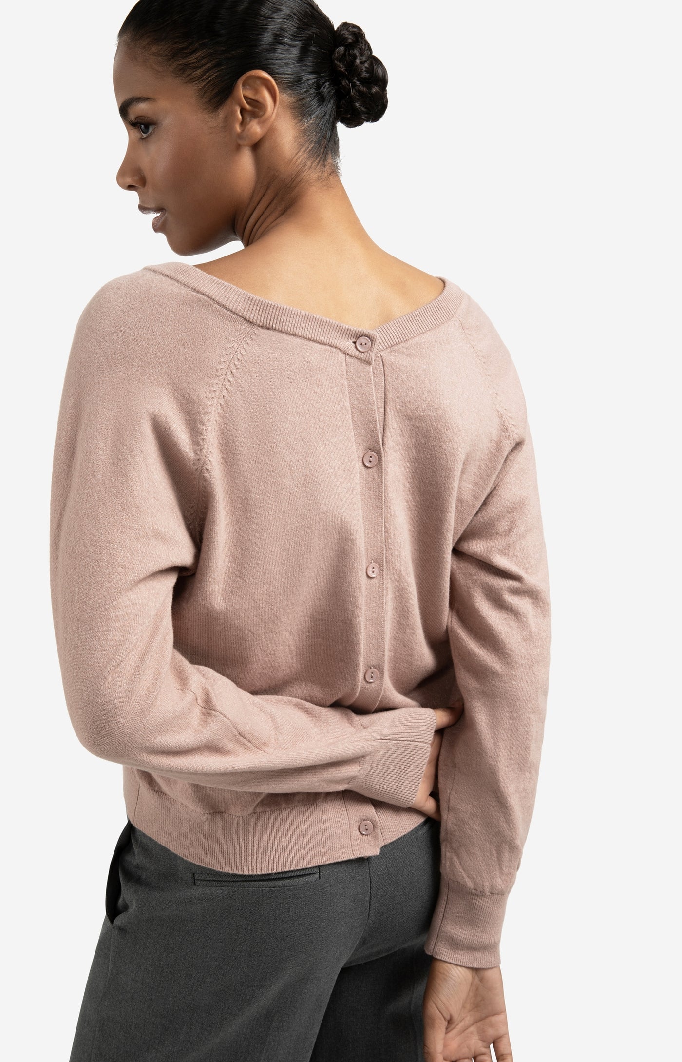 V-Neck Sweater in Blush Pink