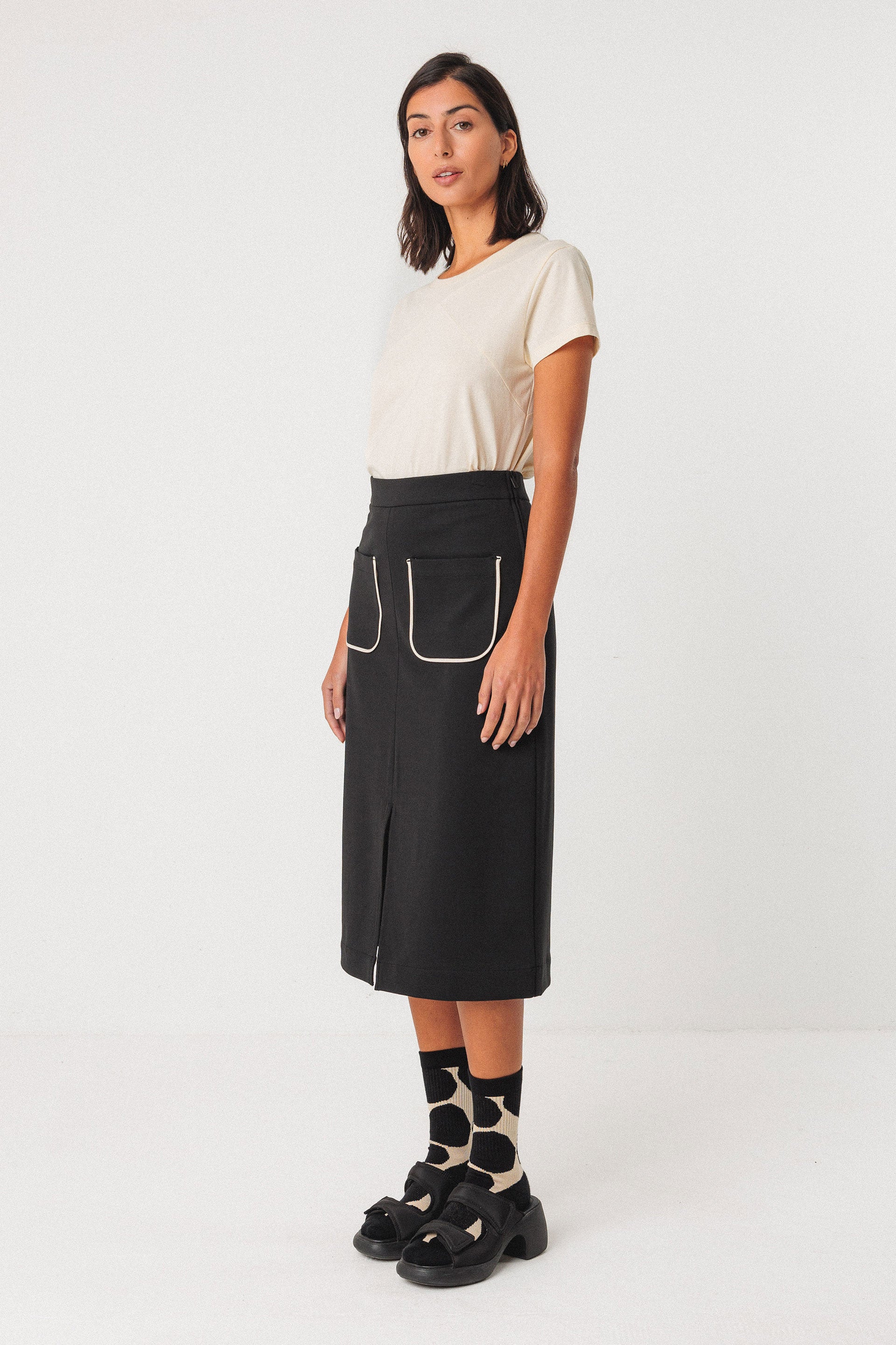 Eza Skirt in Black