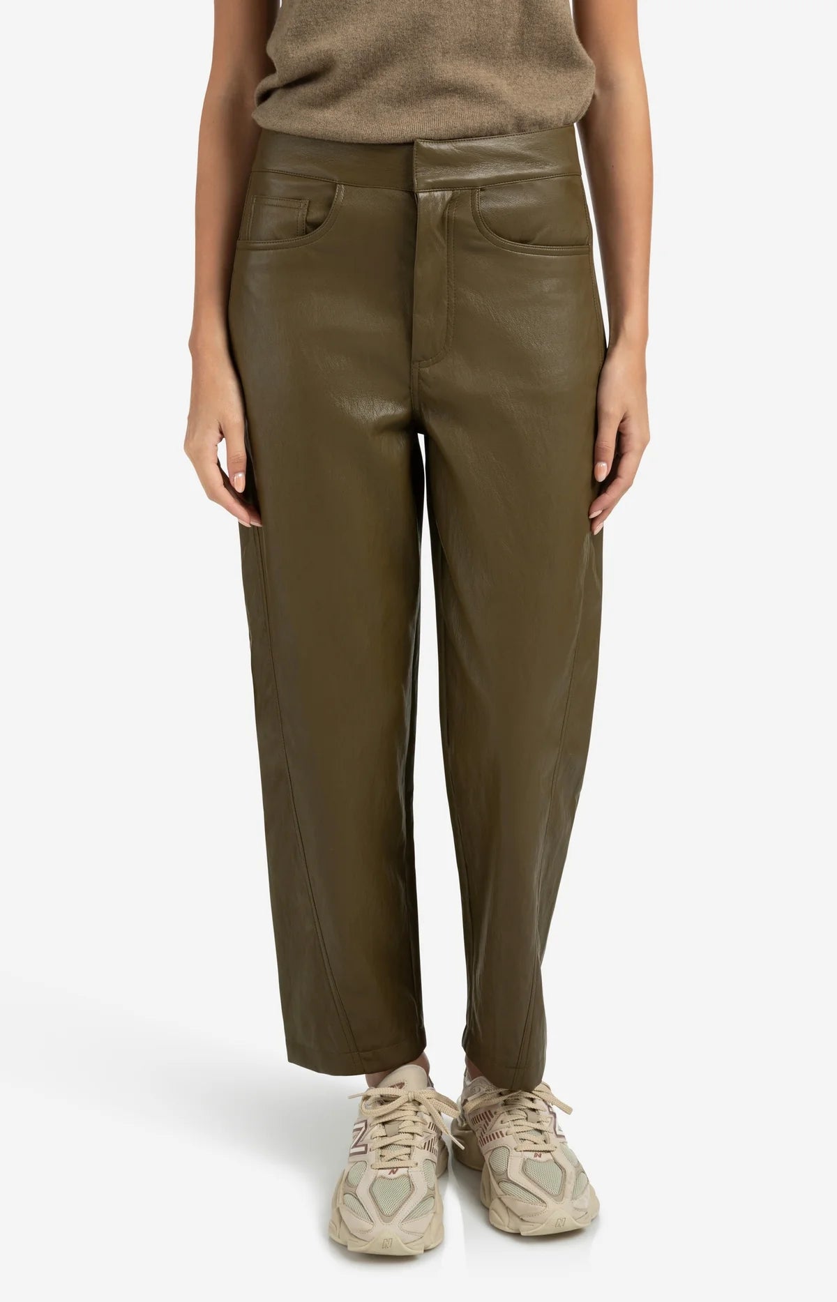 Faux Leather Carrot Fit Trouser in Green