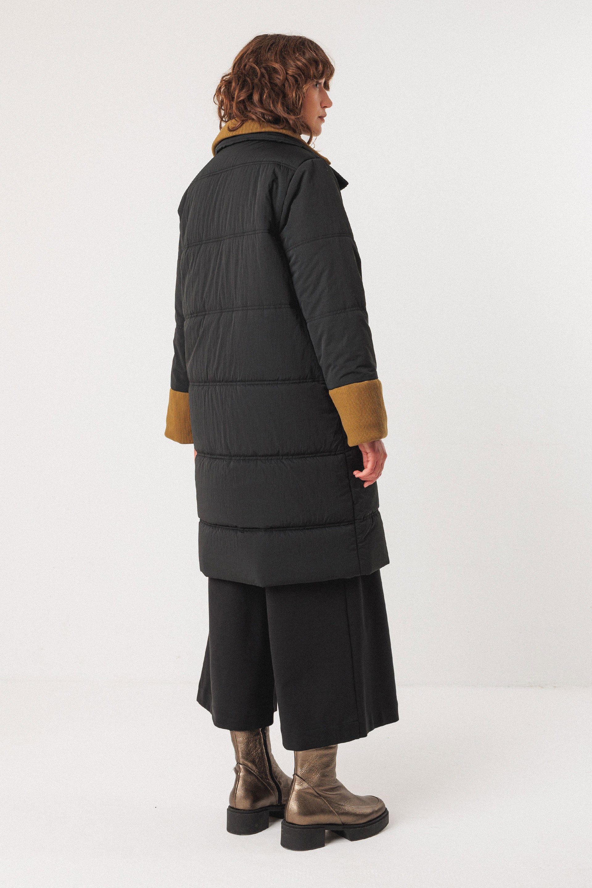 Harea Coat in Black