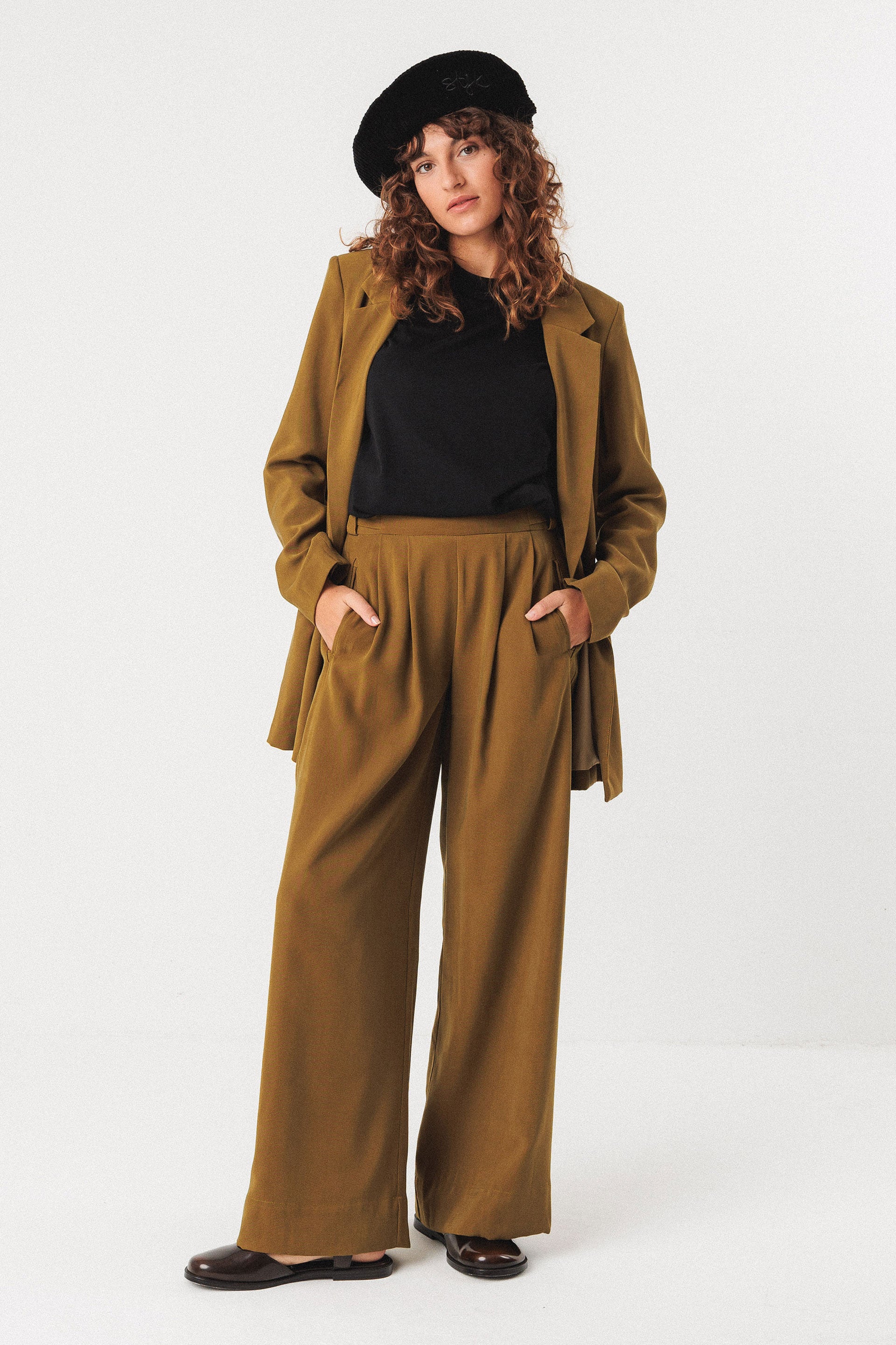 Hestia Trouser in Olive Green