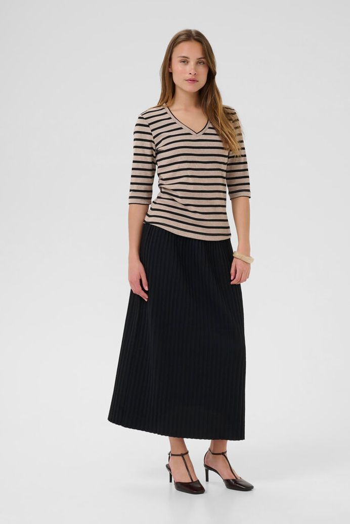 Alin V-Neck T-Shirt in Dune/Black