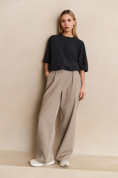 Short Sleeve Balloon Top in Oyster Black