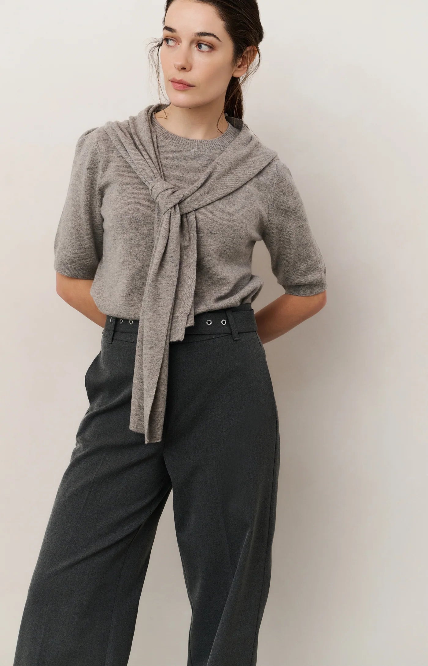 Fixed Scarf Sweater in Brownish/Grey