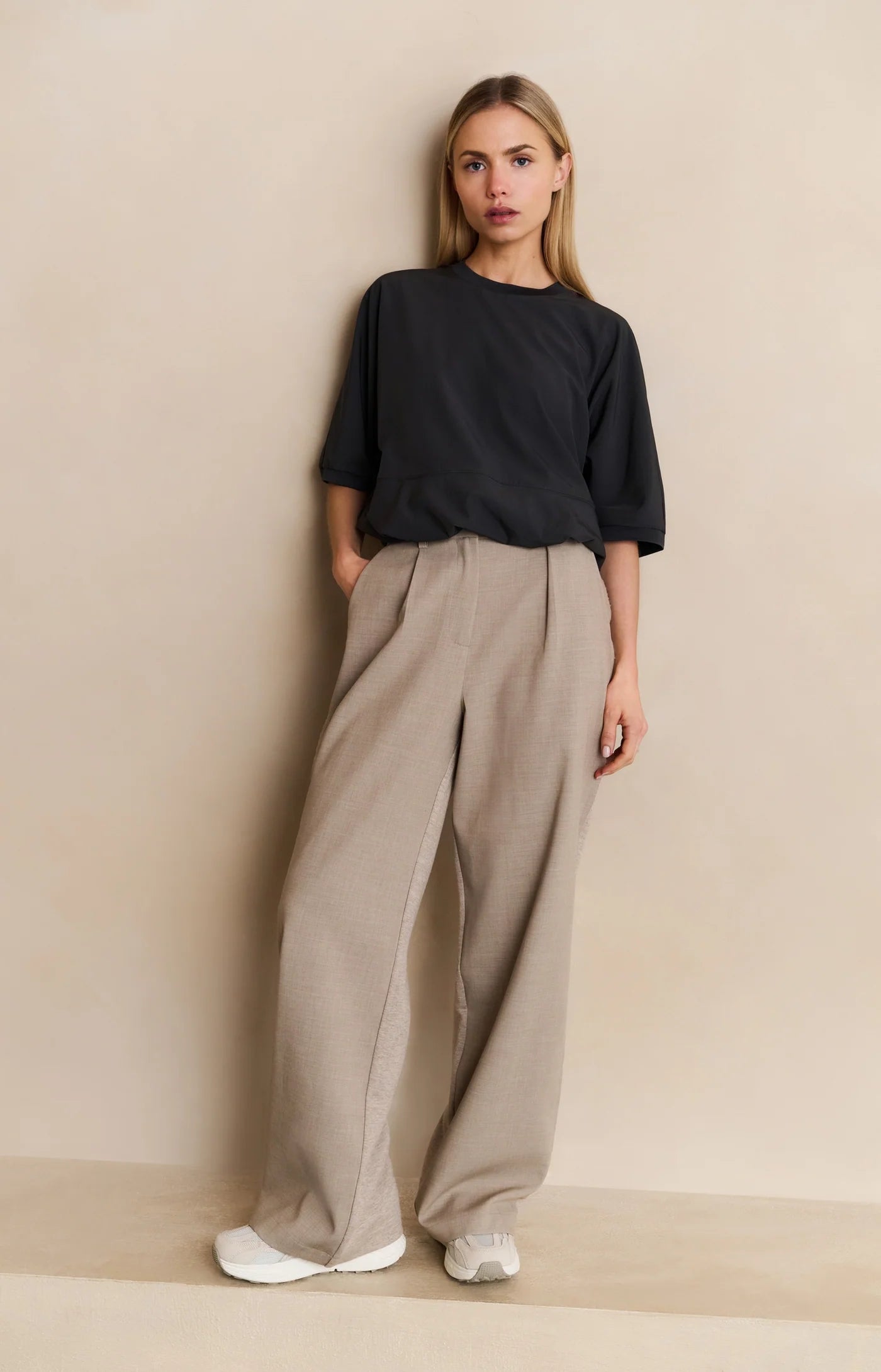 Woven Wide Leg Trouser in Sand Beige