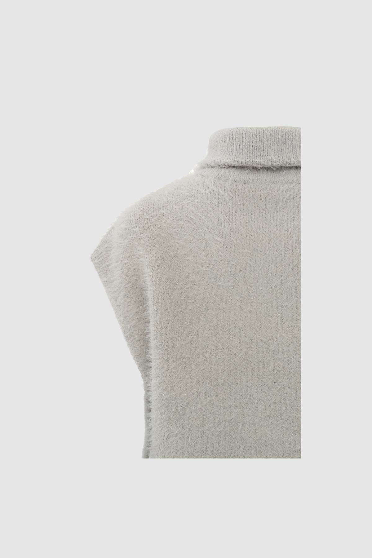 Sleeveless Fluffy Sweater with Collar in Dove Grey