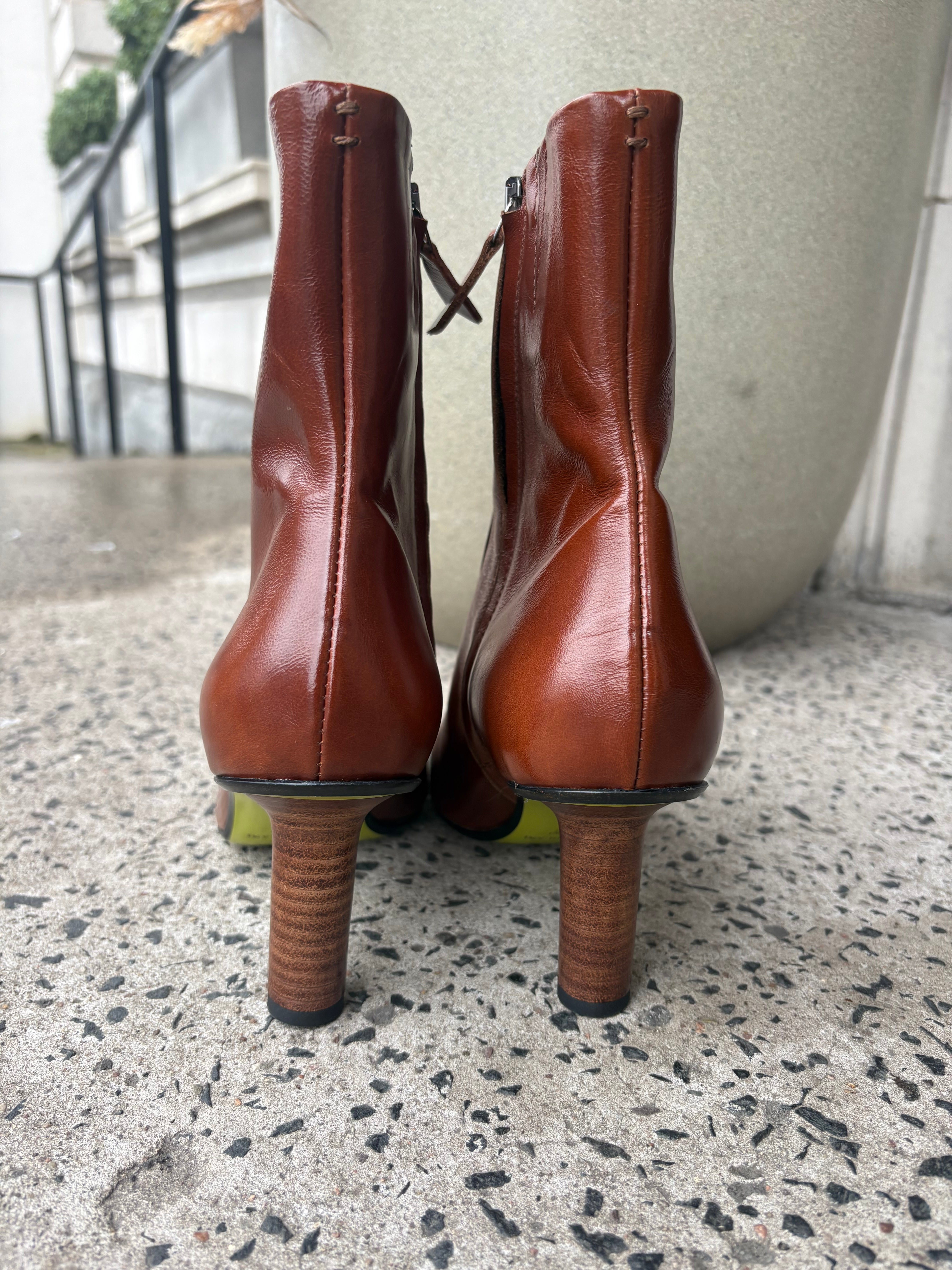 Molly Heeled Boot in Tan