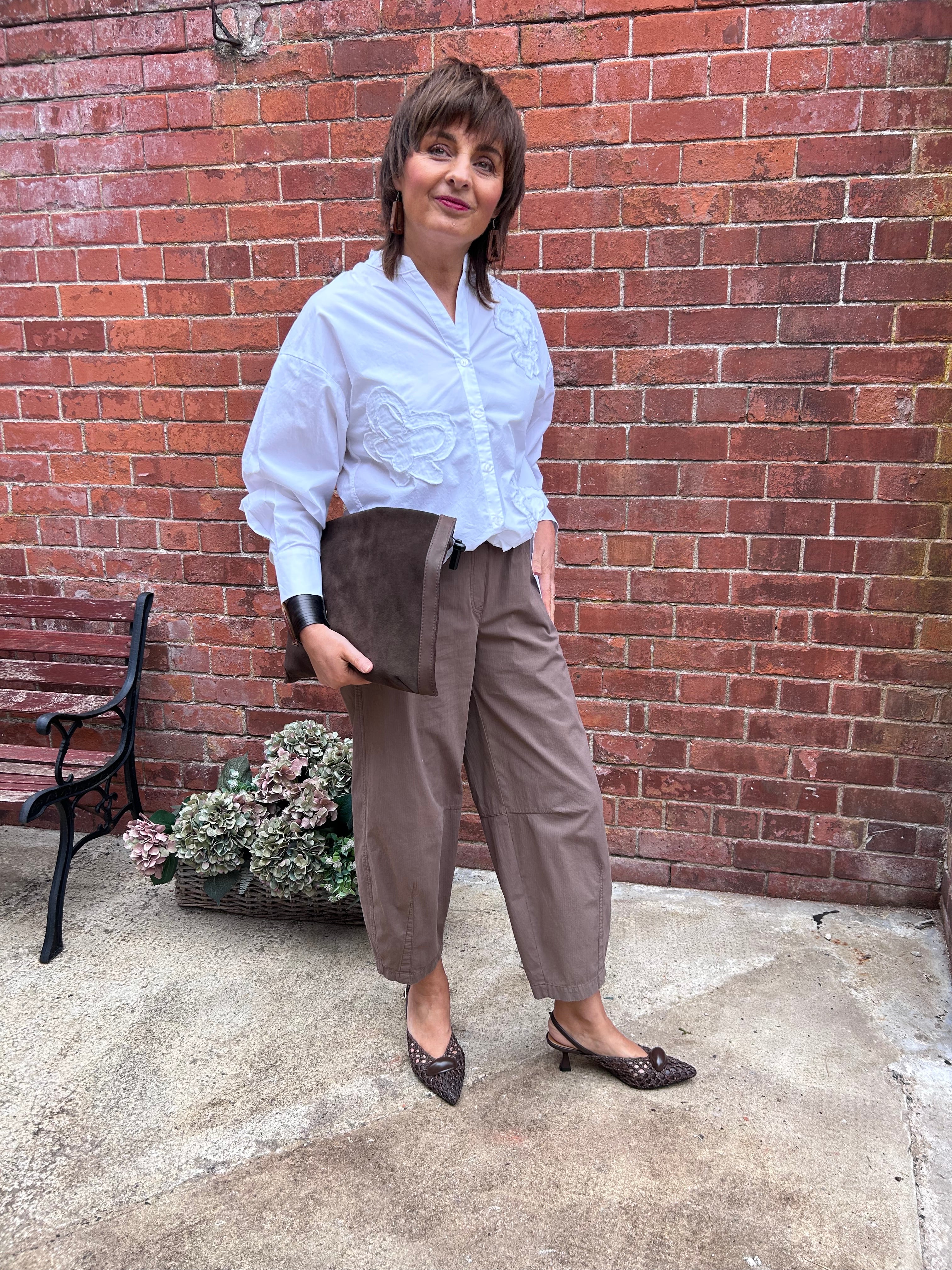Relaxed Tapered Trouser in Mocha