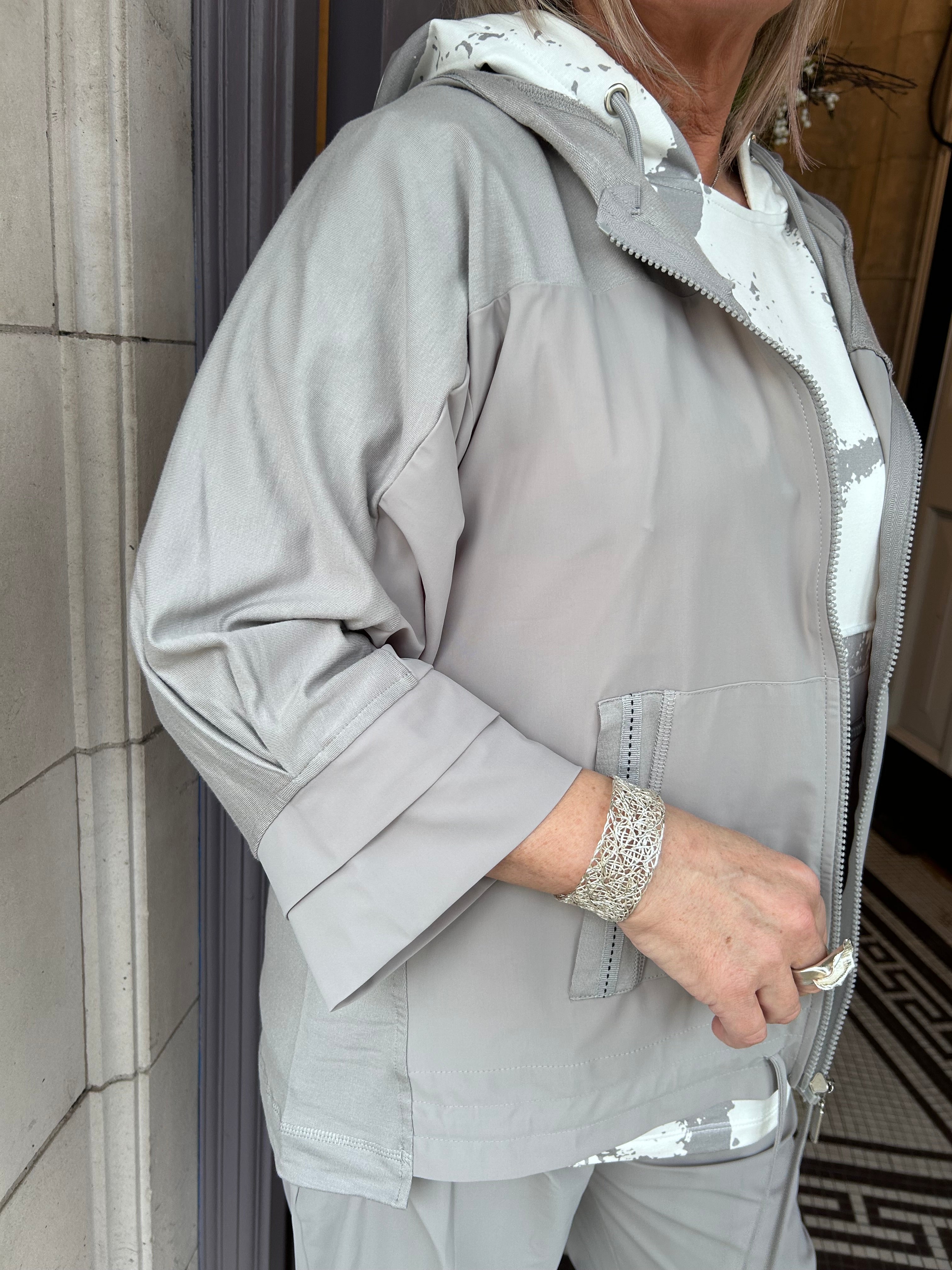 Drawstring Hem Zip Jacket in Taupe/Black