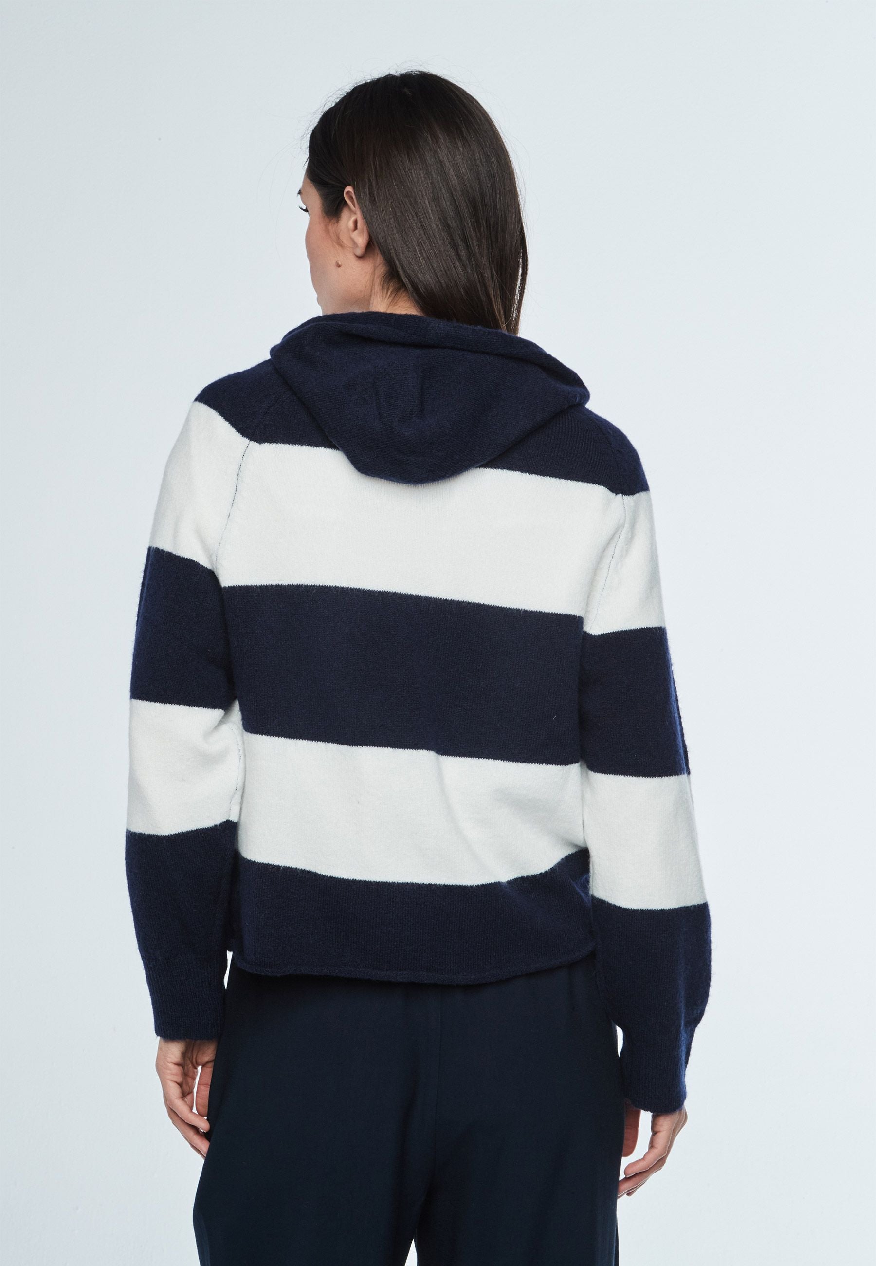 Sau Jersey Jumper in Navy