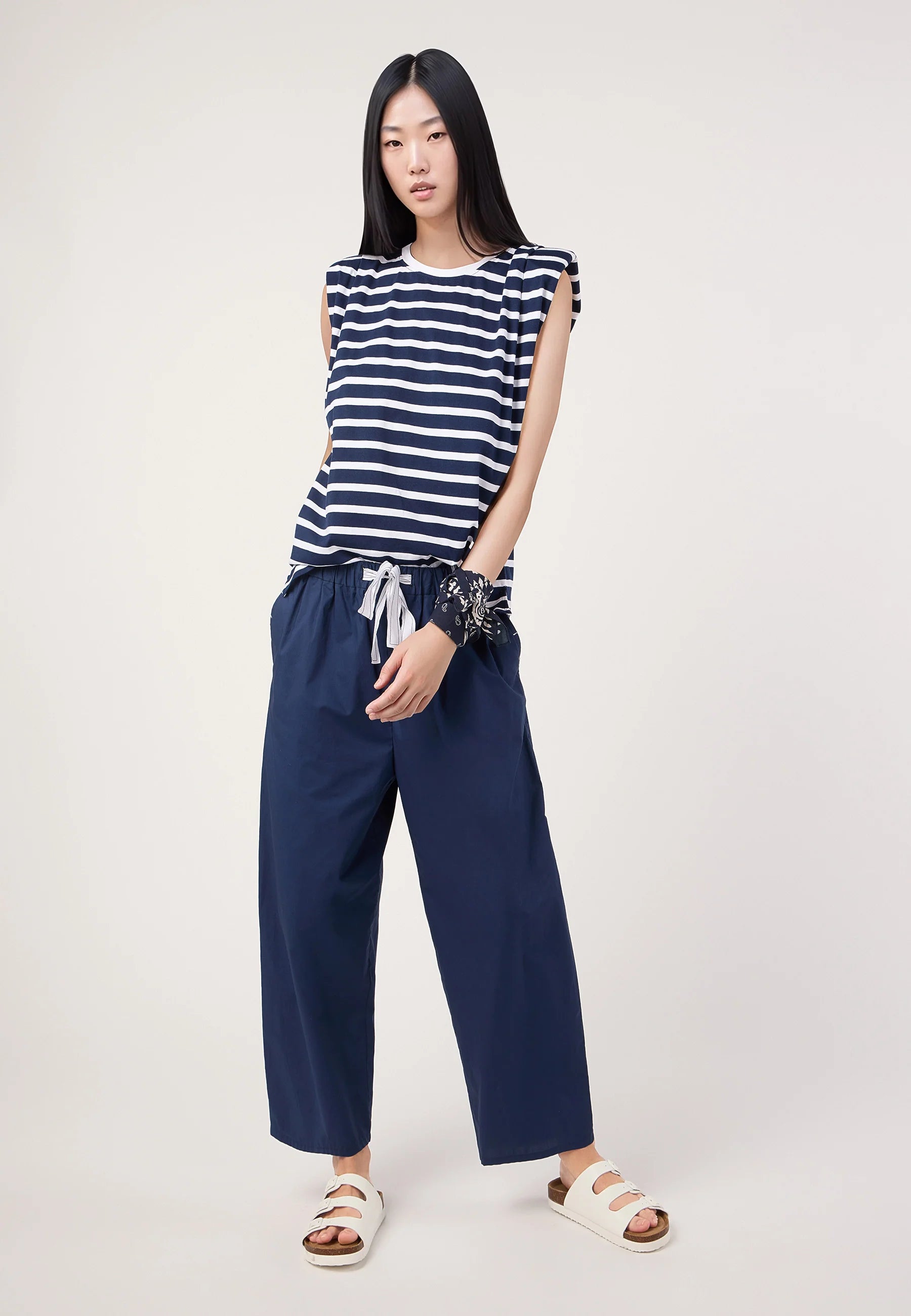 Omi Striped T-Shirt in Navy Blue