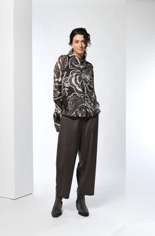 Relaxed Barrel Trousers in Chocolate