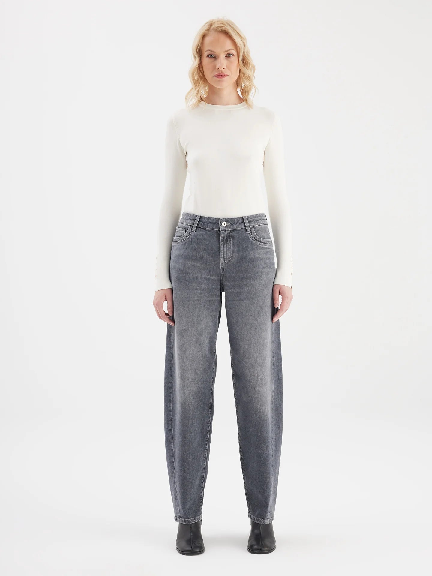 Beth Balloon Jeans in Dark Grey Vintage
