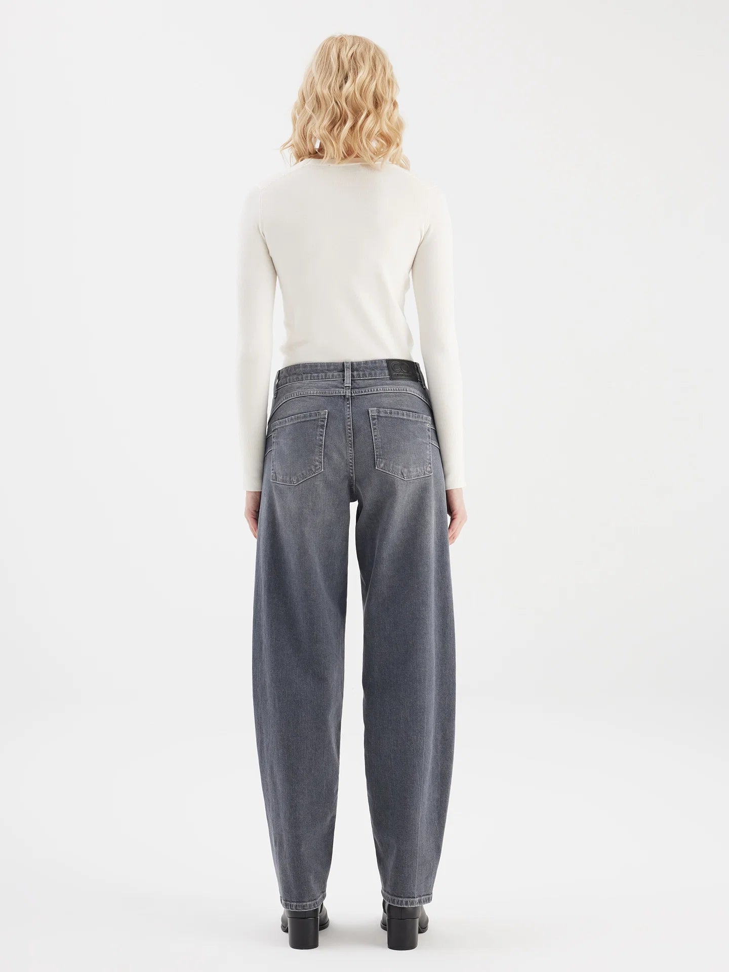 Beth Balloon Jeans in Dark Grey Vintage