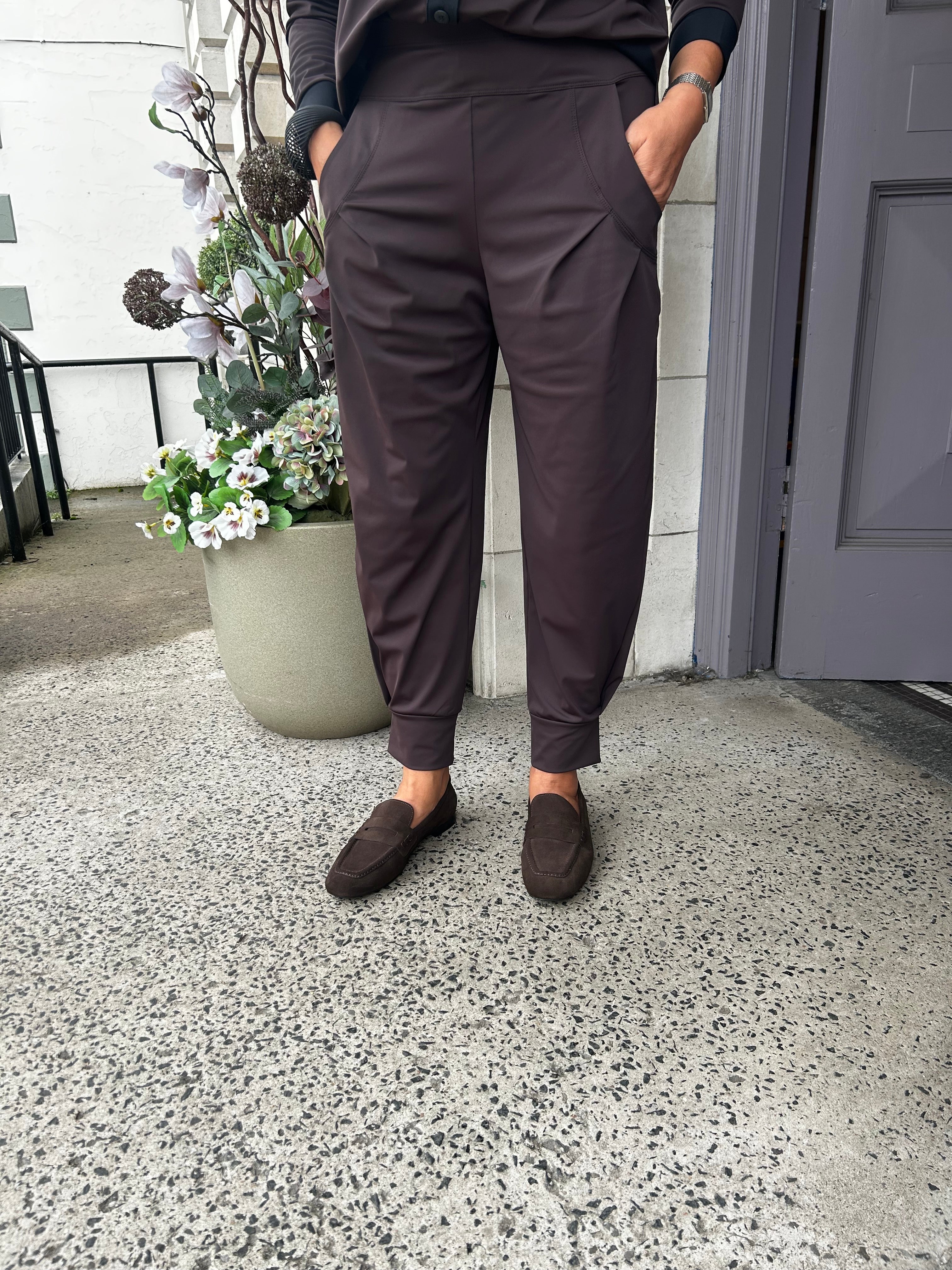 Cuff Trouser in Choko