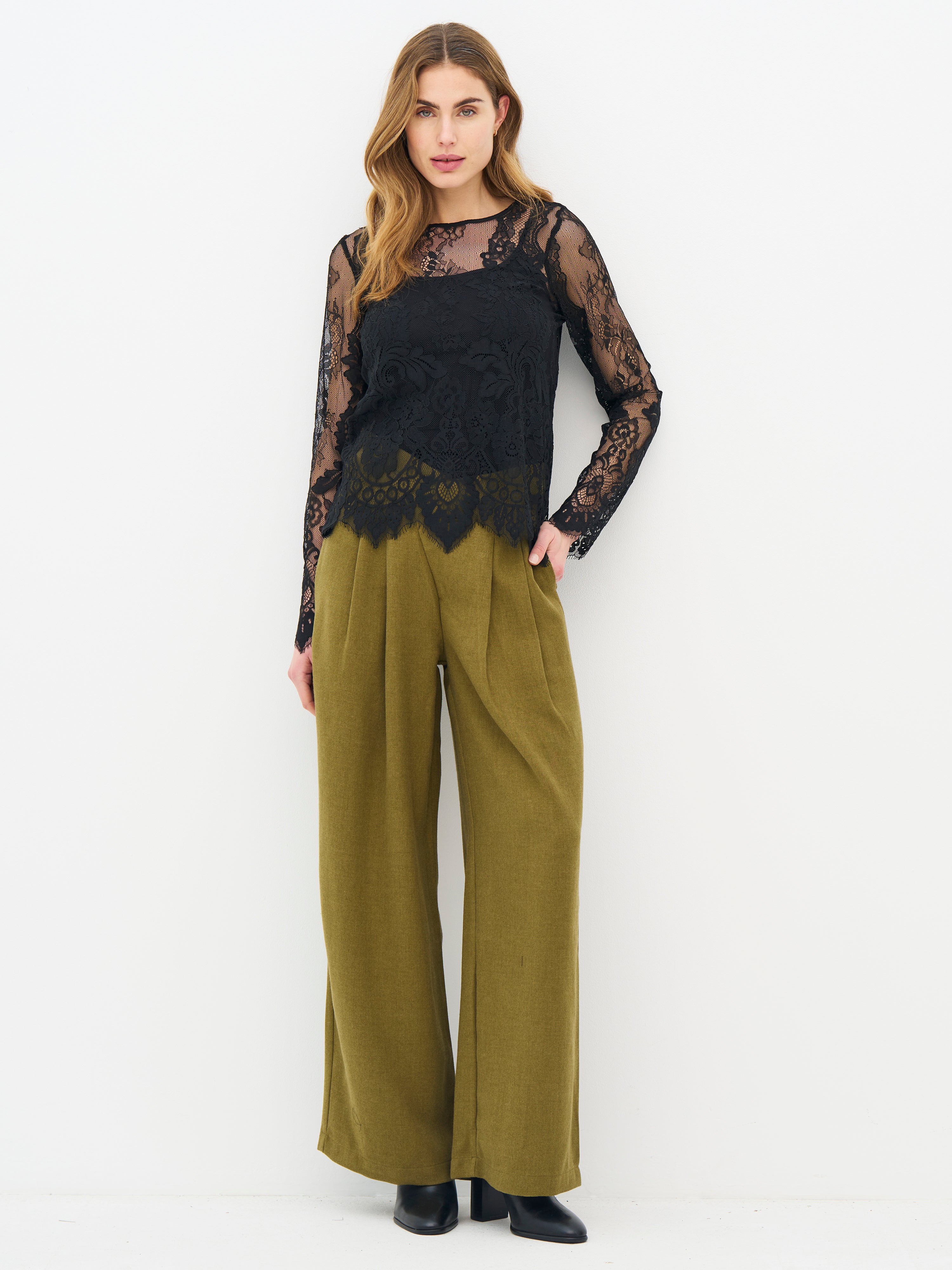 Charlotte Top in Black