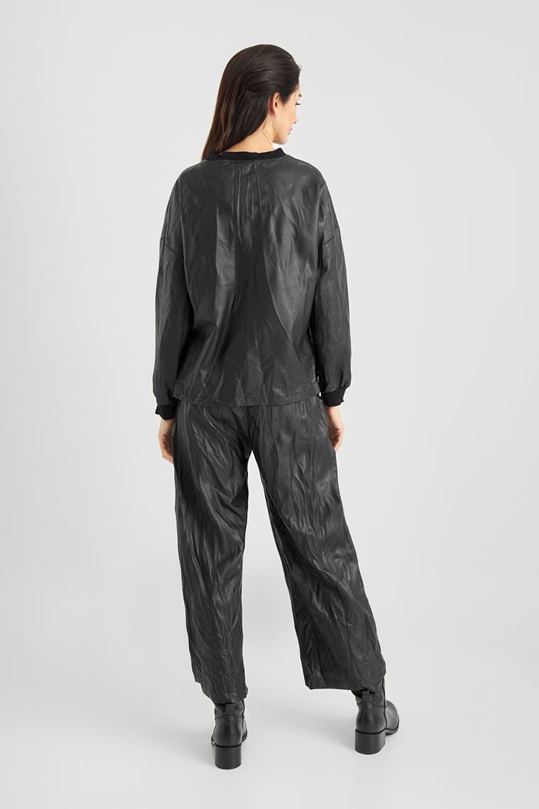 Topstitched Round Shaped Trousers in Black