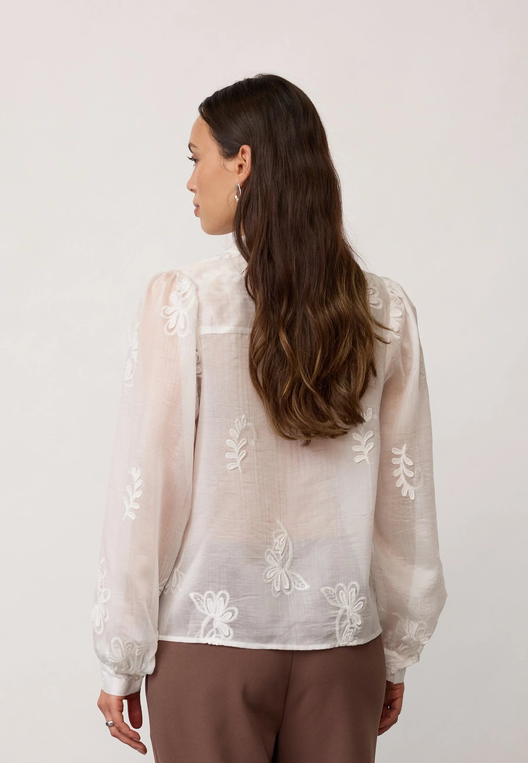 Novincc Embroidered Shirt in Off White