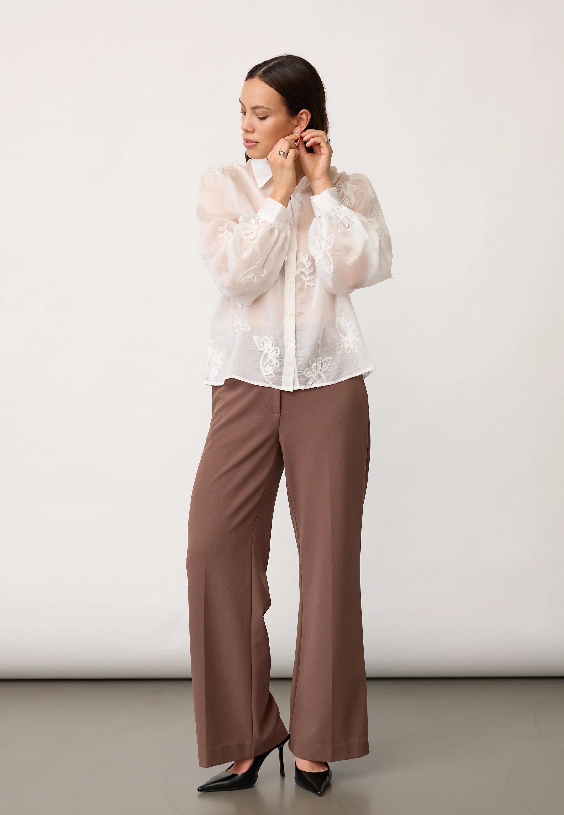 Novincc Embroidered Shirt in Off White