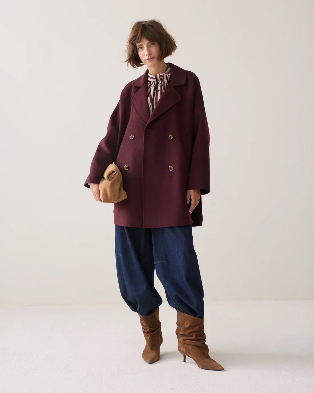 Coat Wool Classic in Dark Burgundy