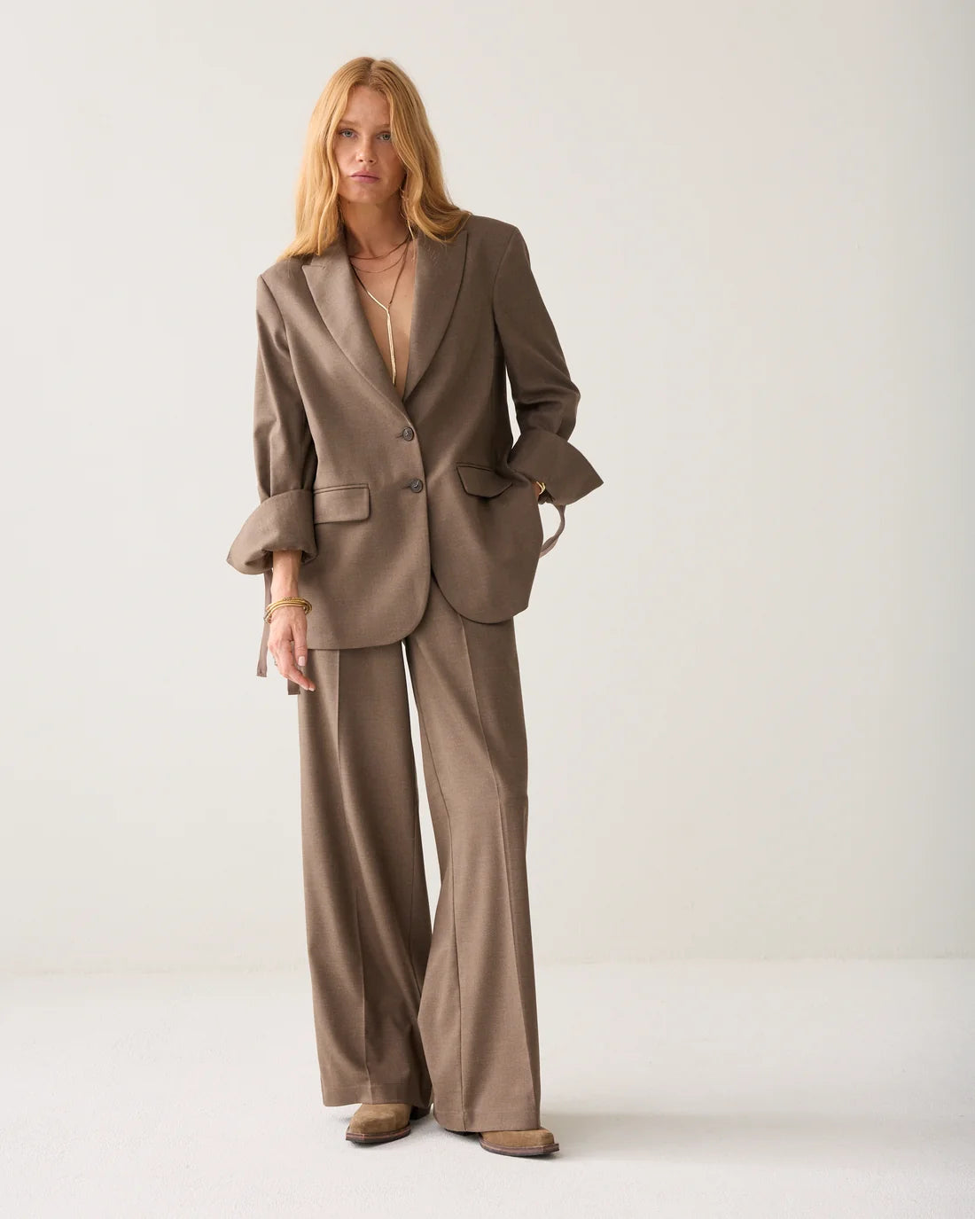 Boyfriend Blazer with Bow Sleeves in Light taupe