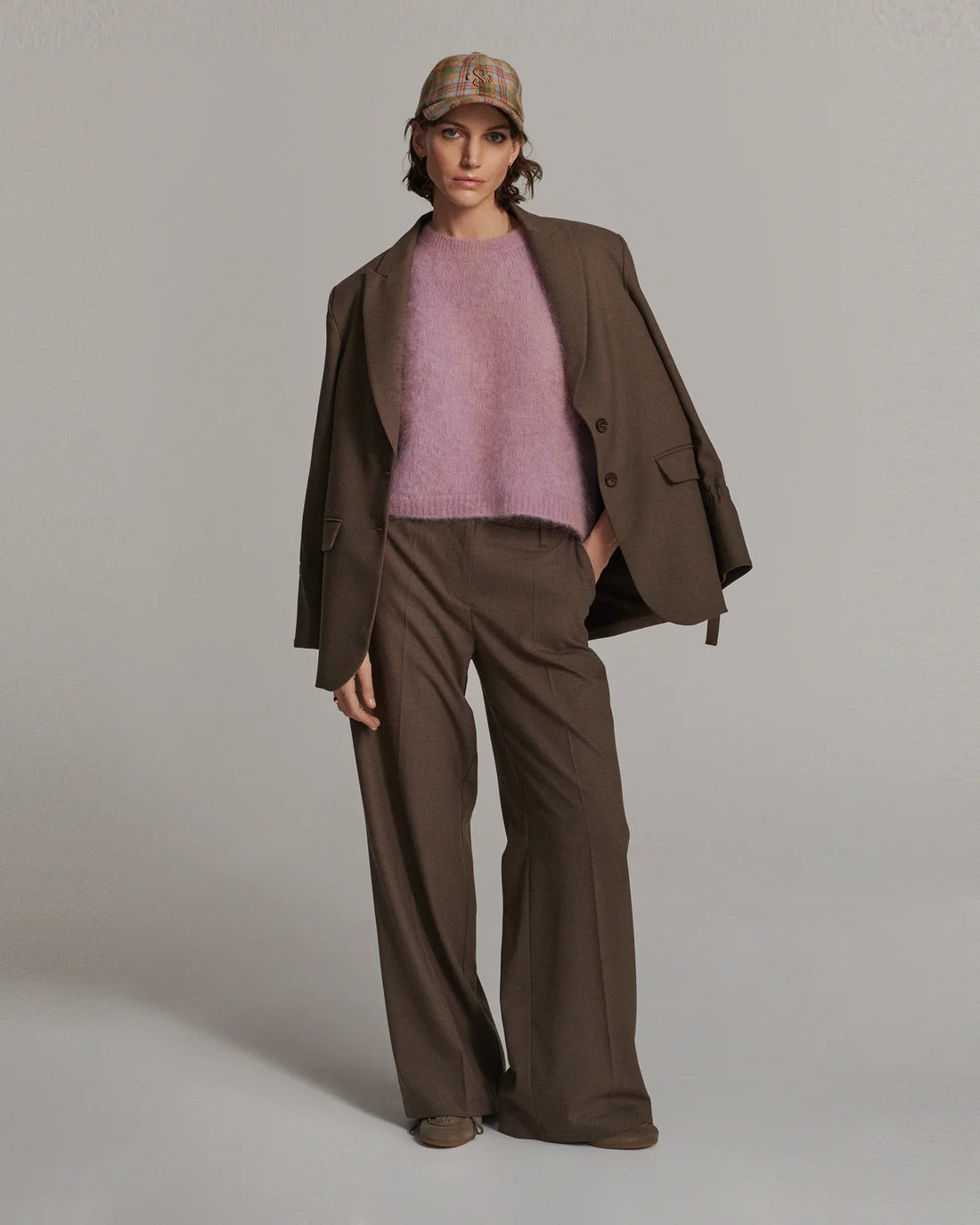 Boyfriend Blazer with Bow Sleeves in Light taupe