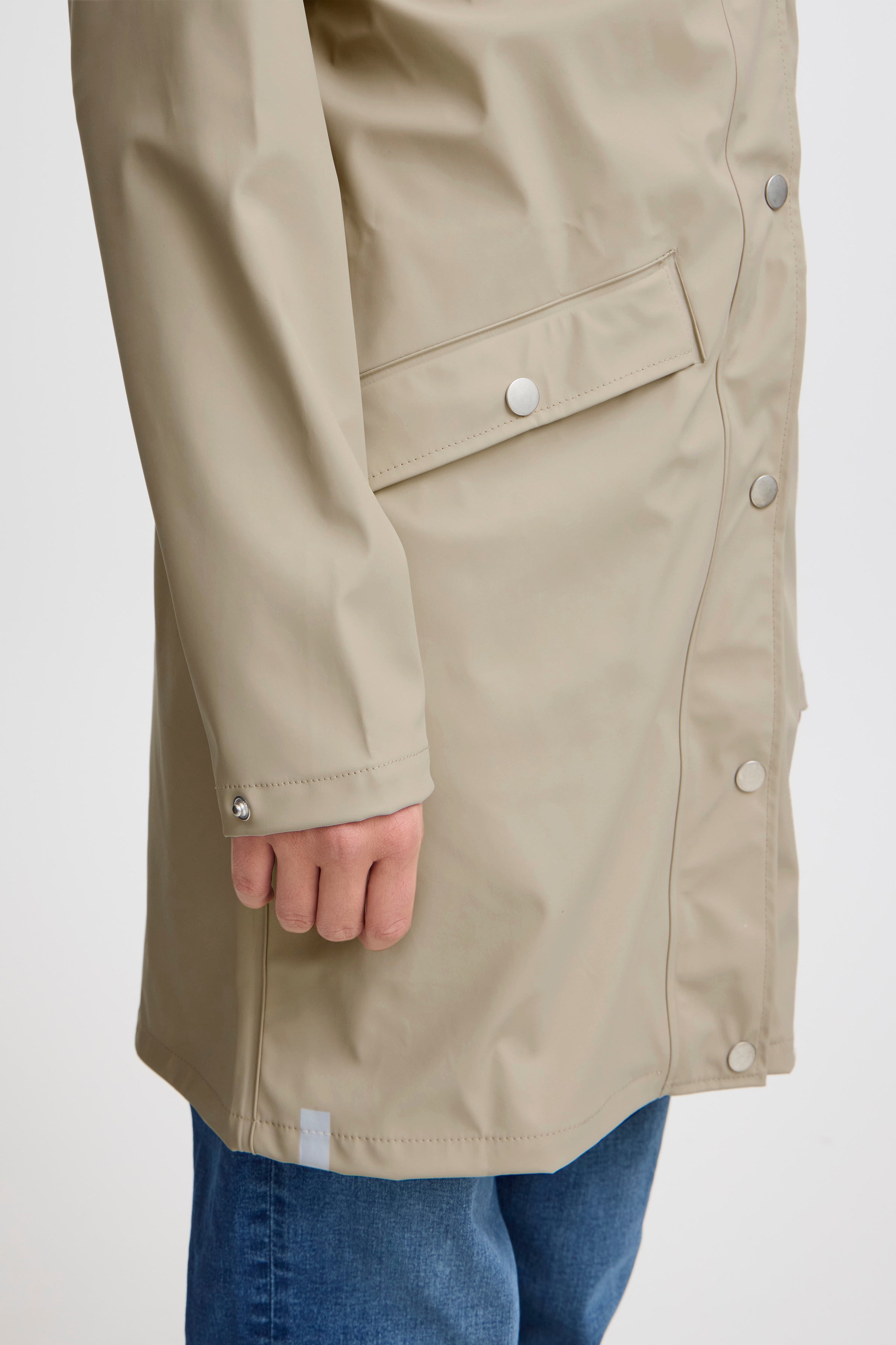 Tazi Rain Jacket in Doeskin