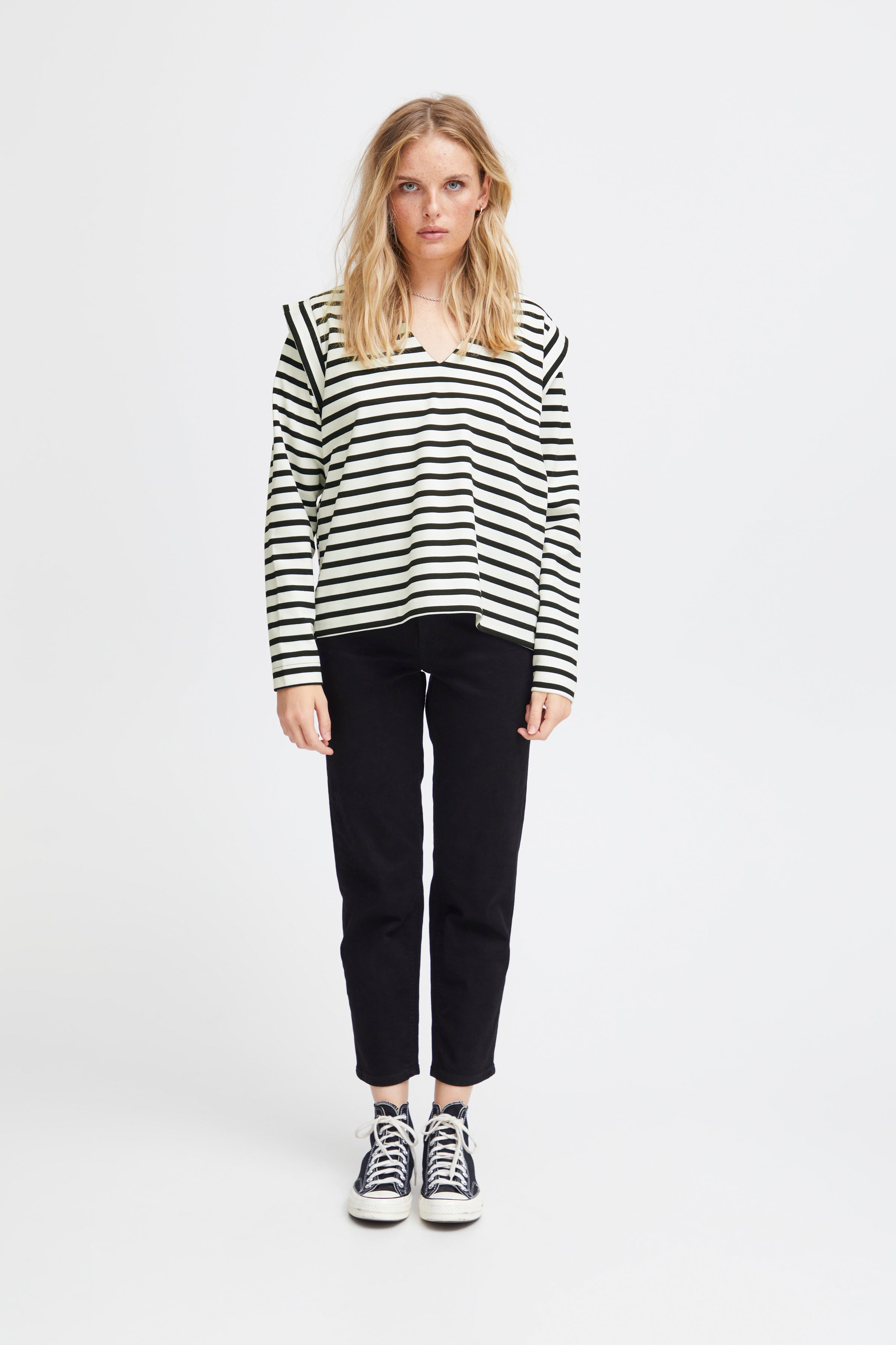 Itira Sweatshirt in Black and White Stripe