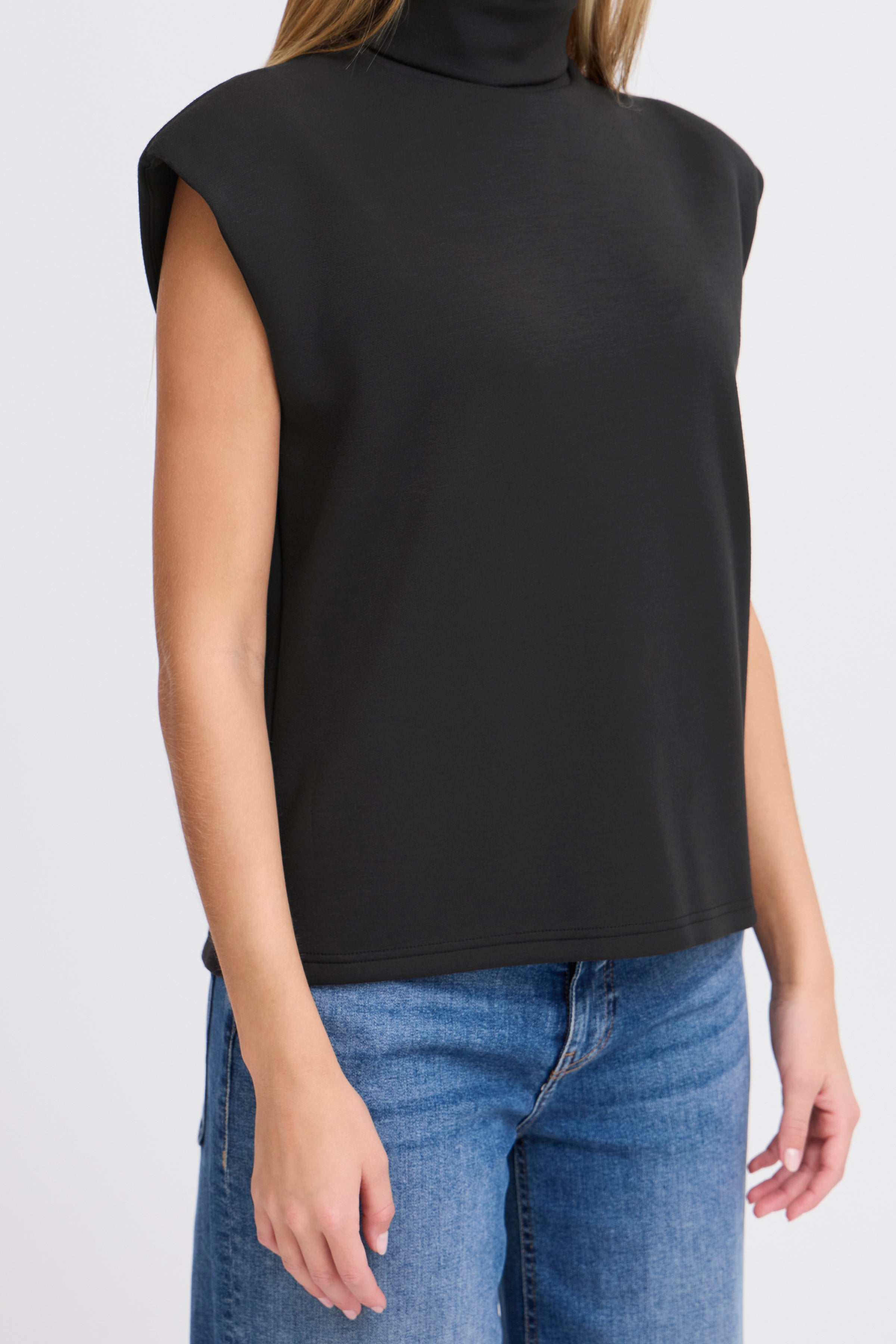 Minlina Top in Black