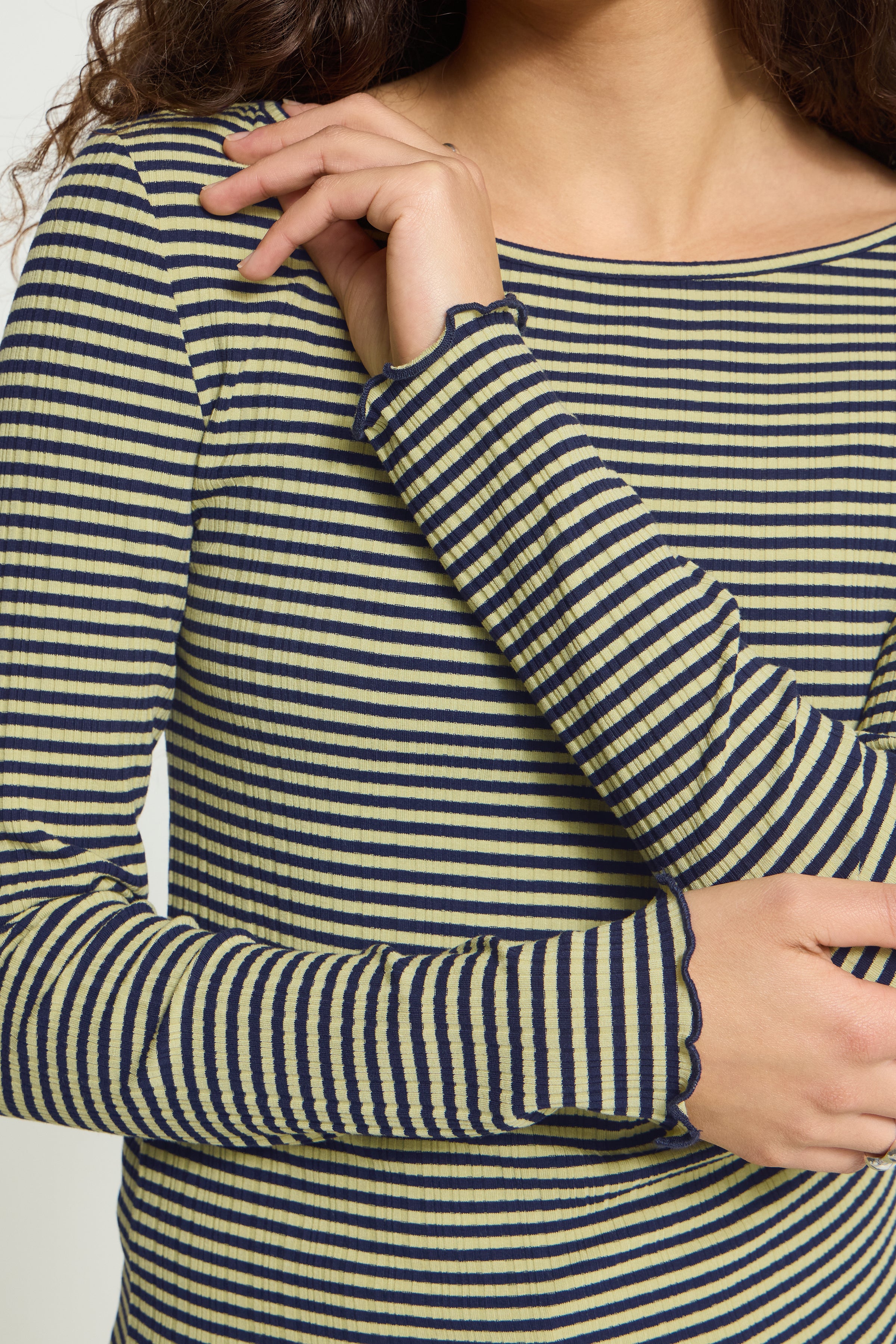 Cella Top in Leek Green