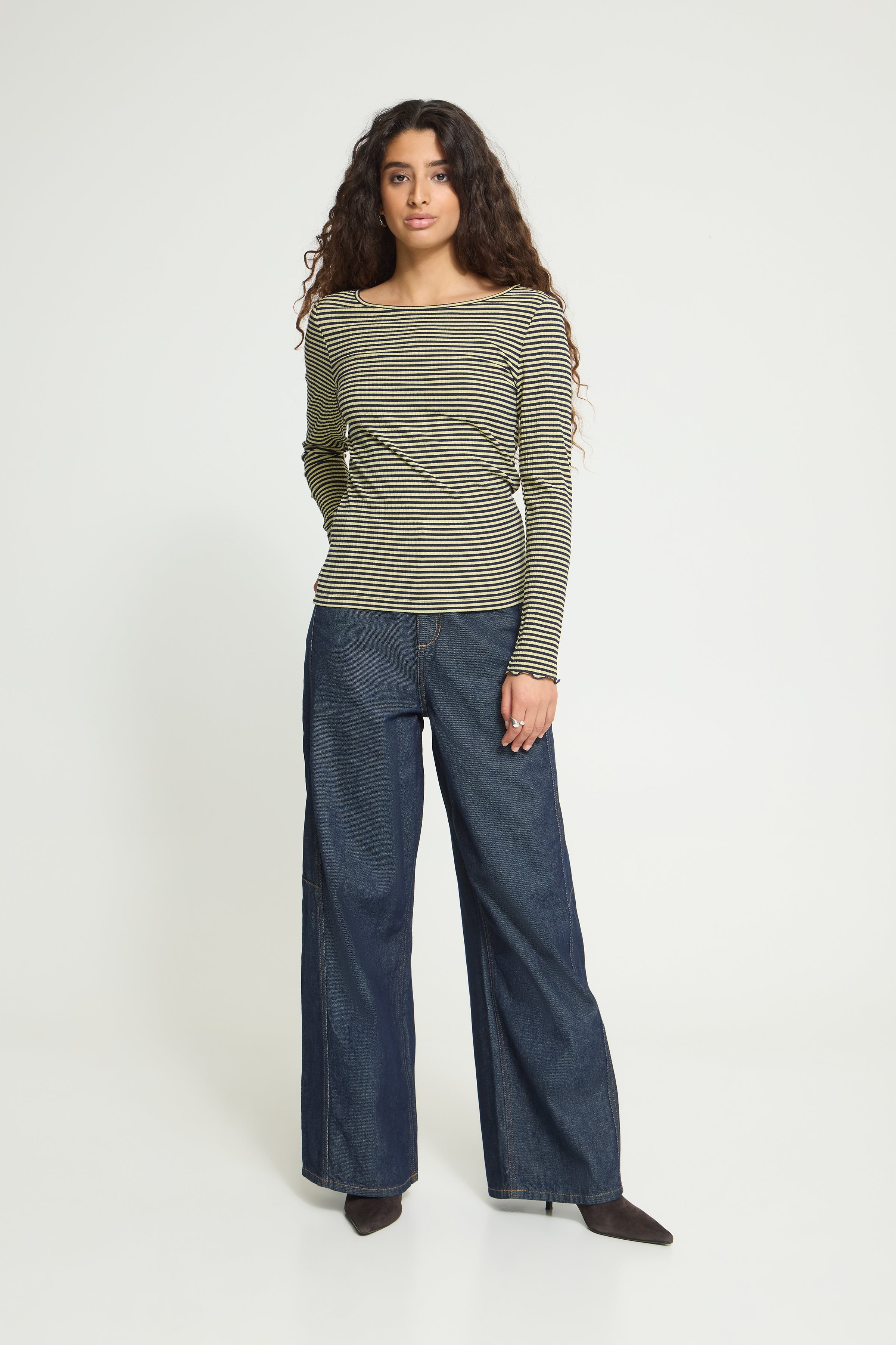 Cella Top in Leek Green