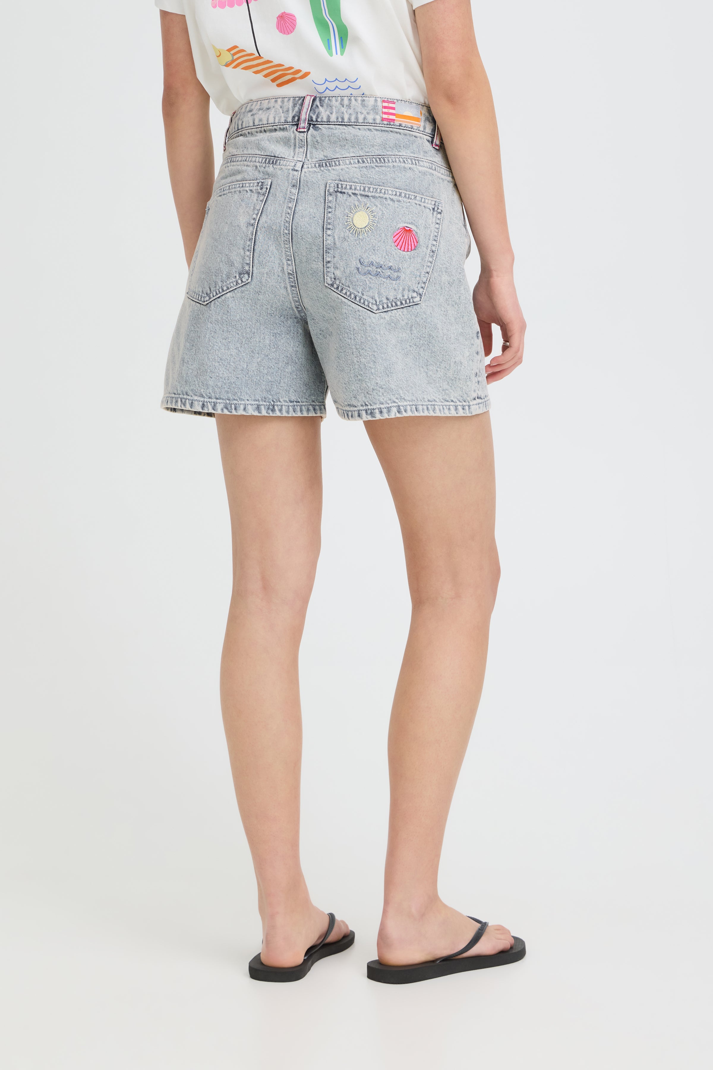 Laveny Shorts in Light Blue