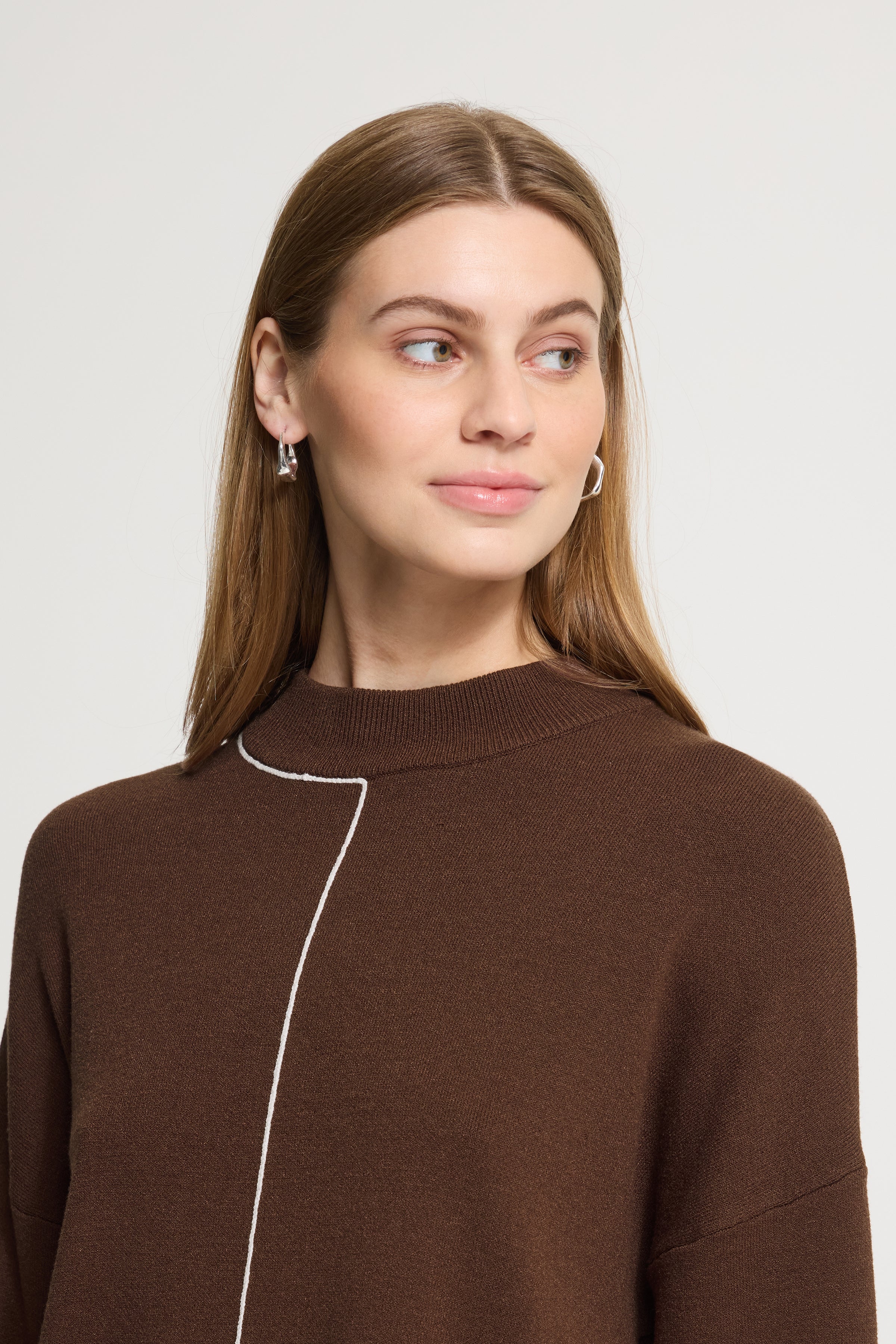 Ballia Pullover in Chicory Coffee/Cloud Dancer