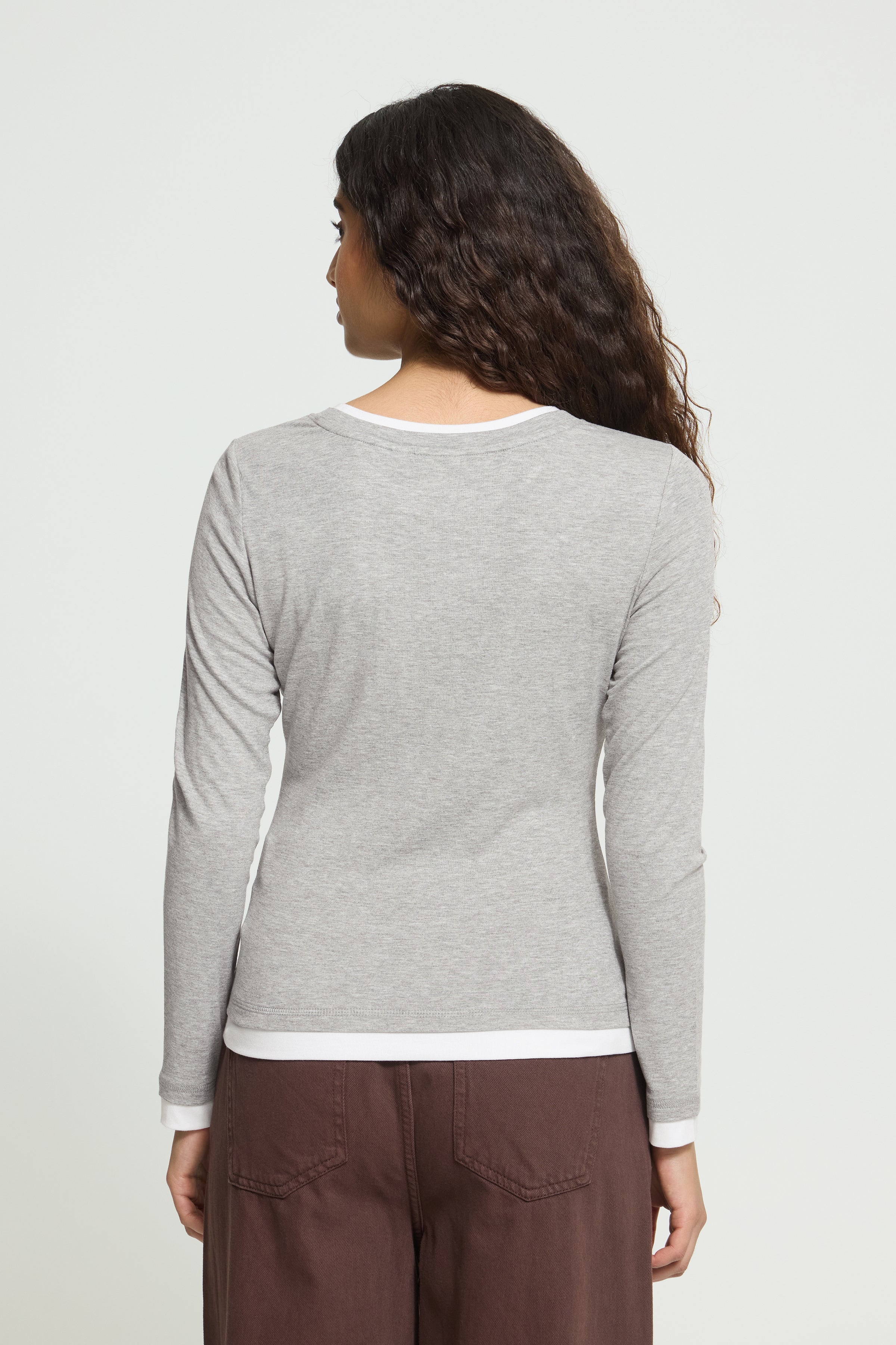Nellaya Long Sleeve Top in Grey / Cloud Dancer