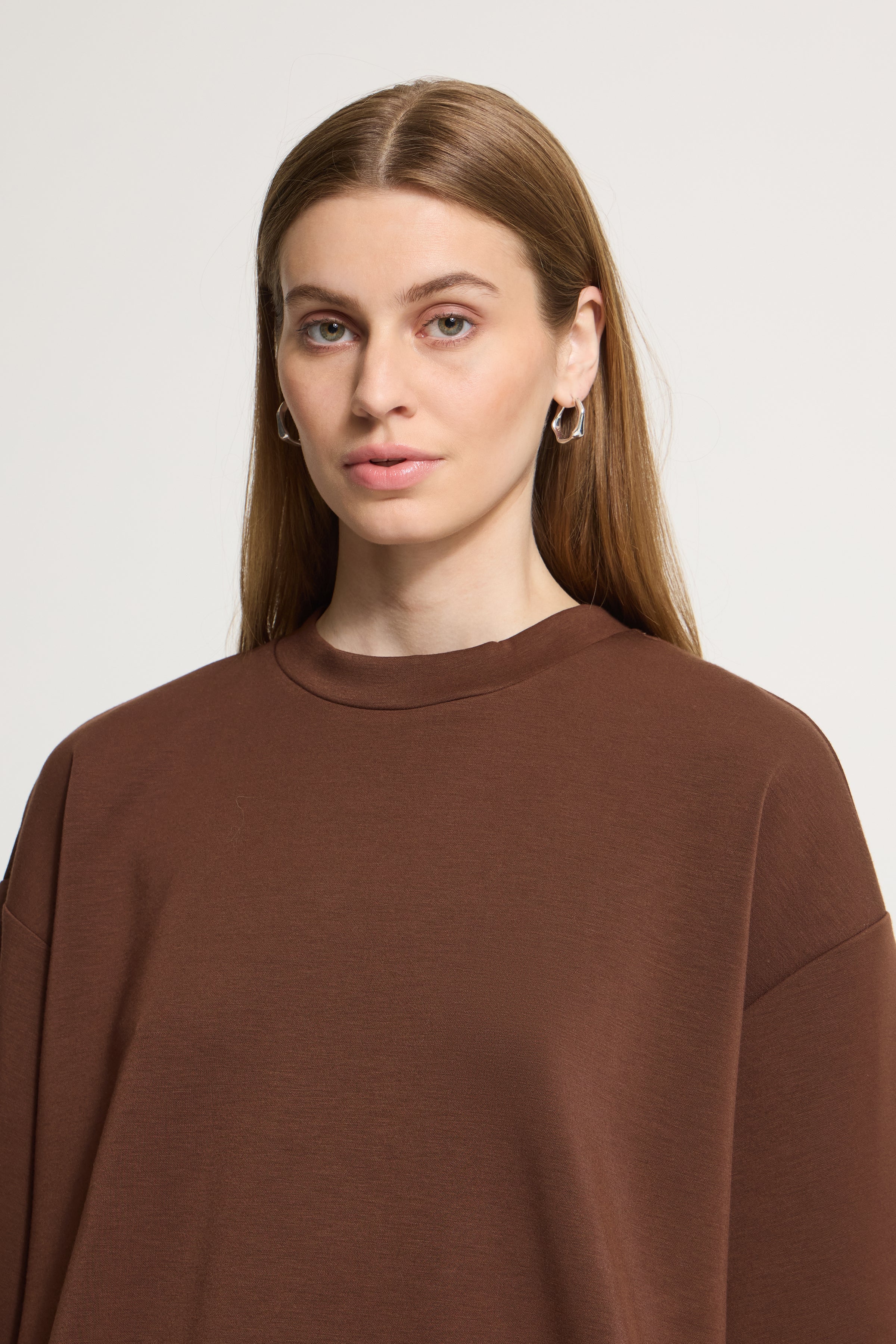 Naida Tee in Chicory Coffee