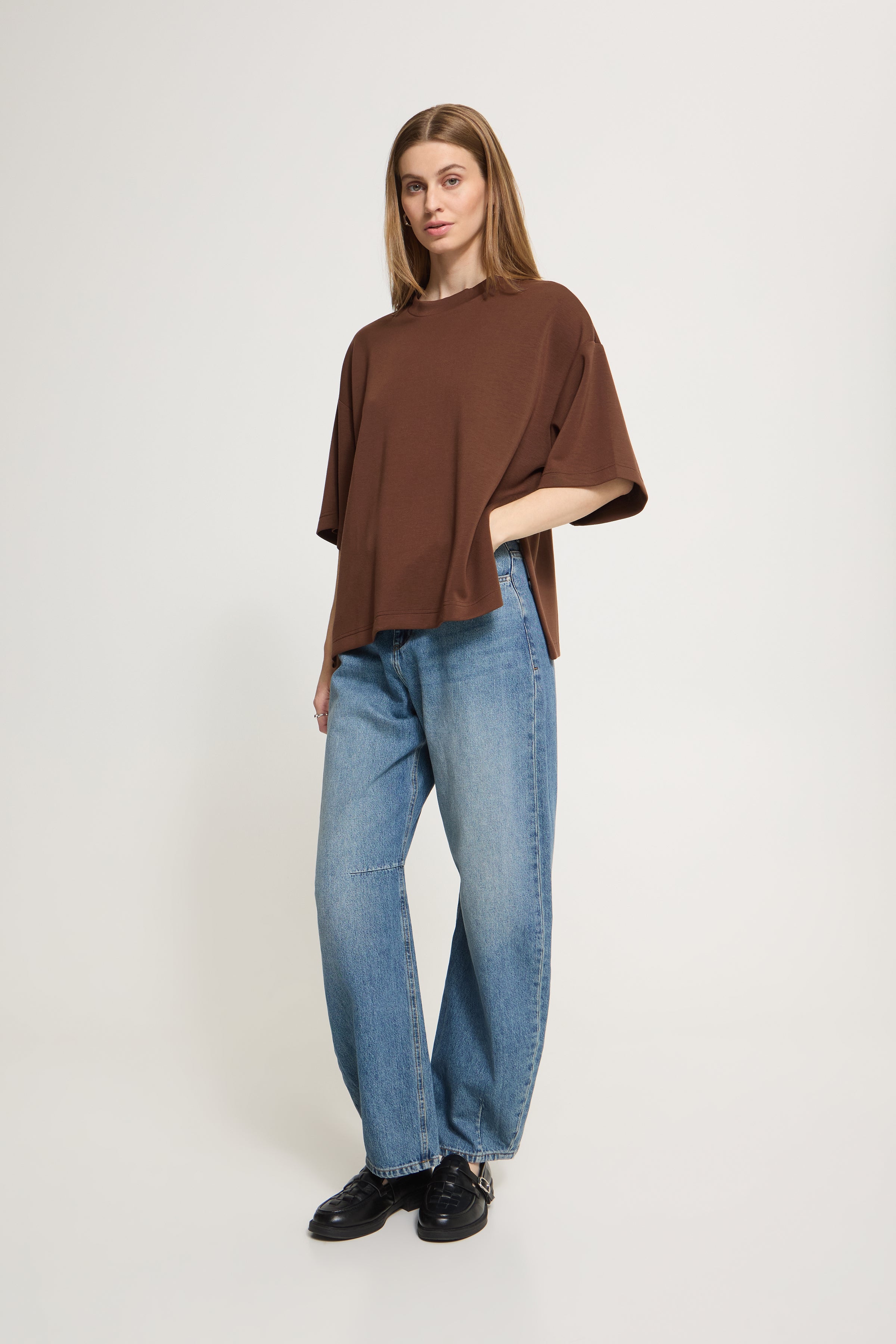 Naida Tee in Chicory Coffee