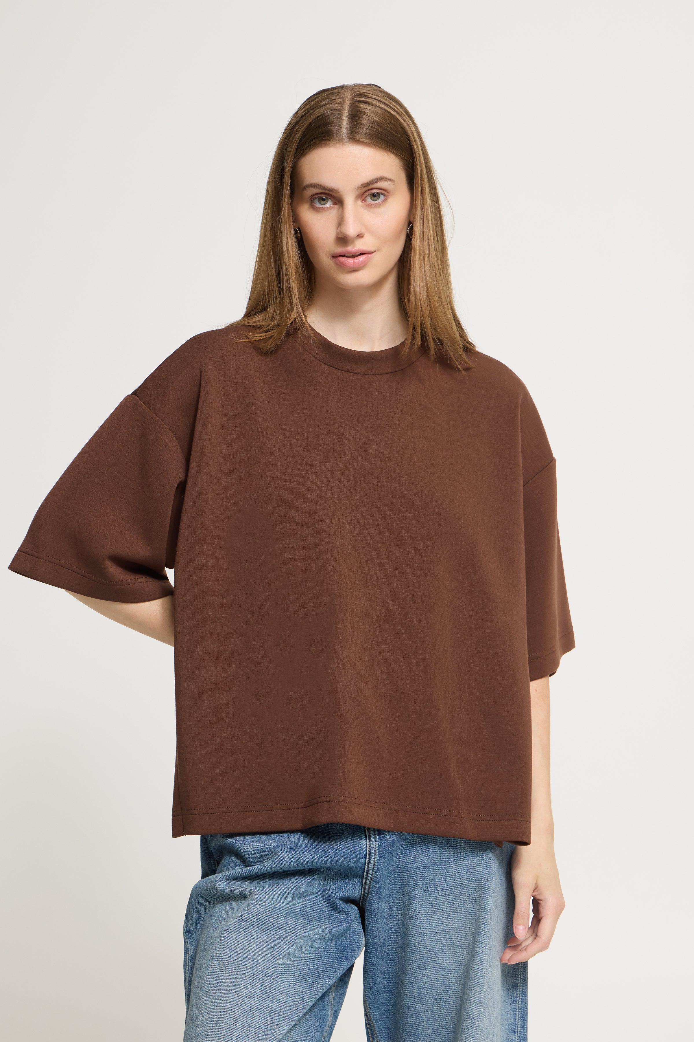 Naida Tee in Chicory Coffee