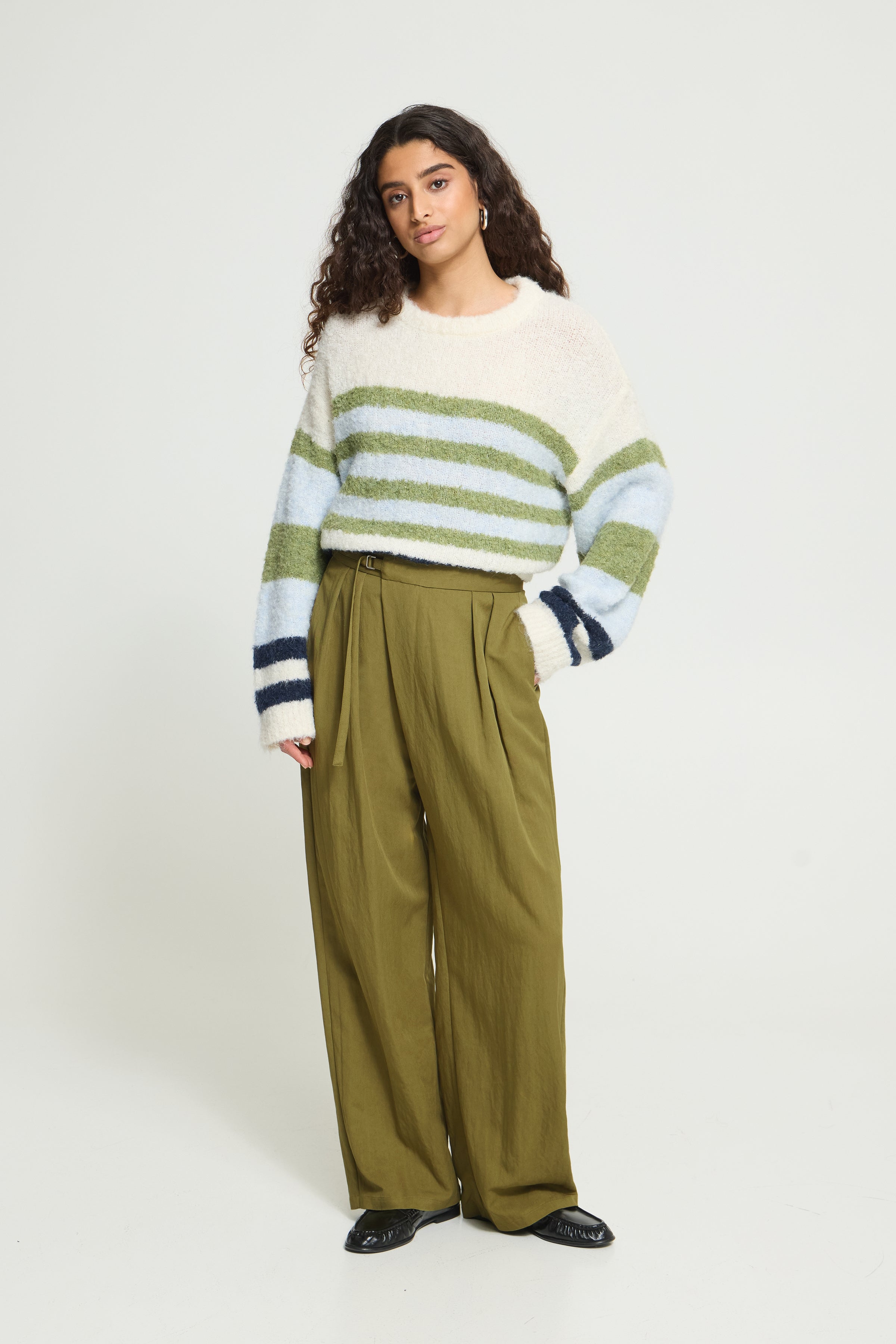 Leslie Trouser in Mayfly