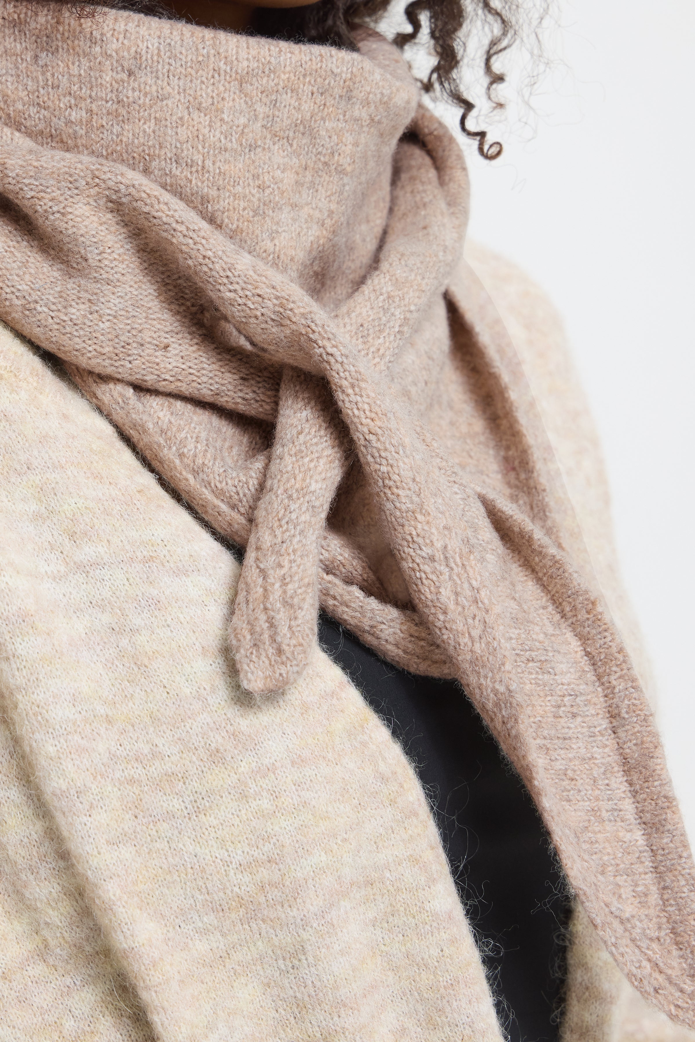 Gry Scarf in Oatmeal Melange