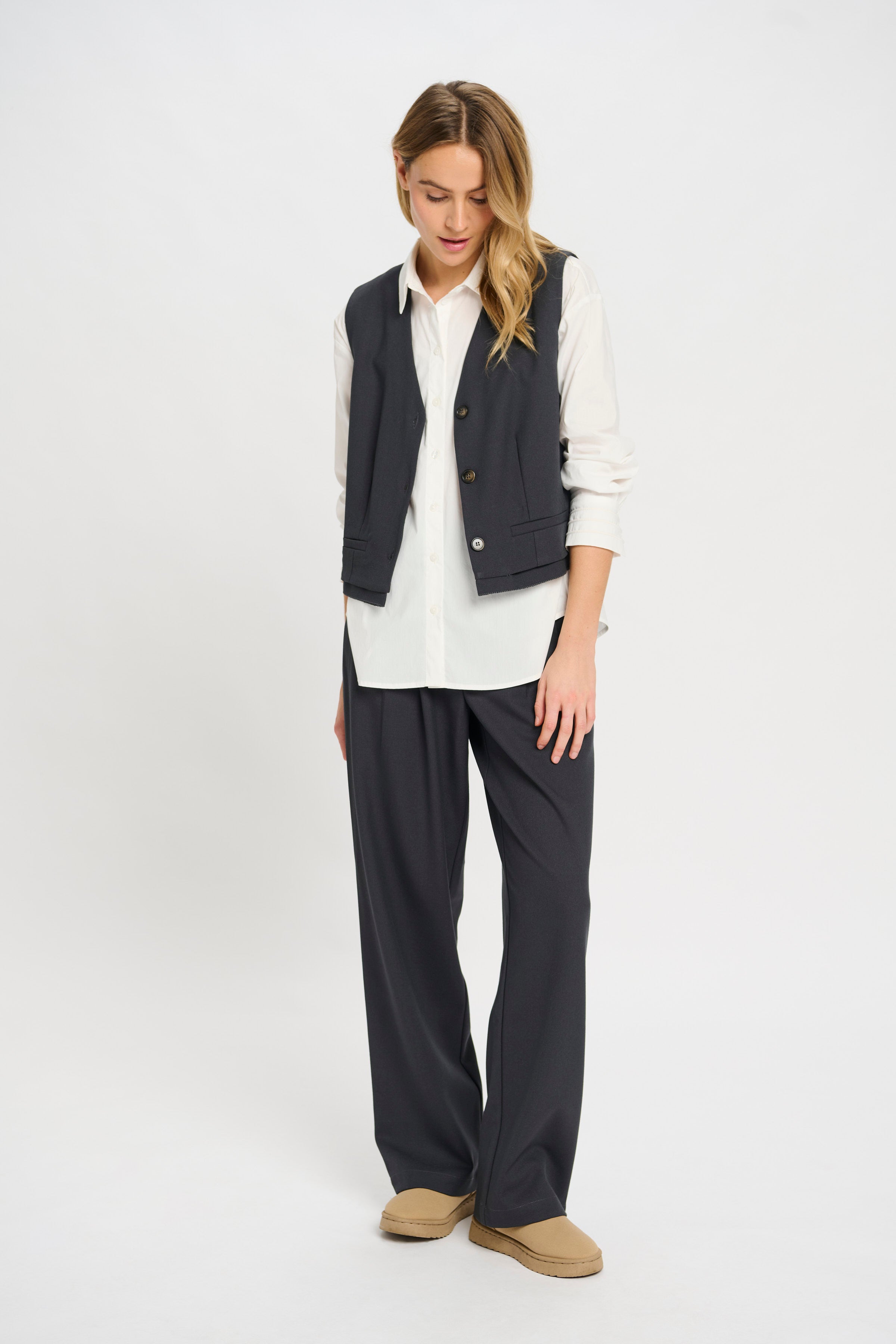 Knight Pants in Dark Grey