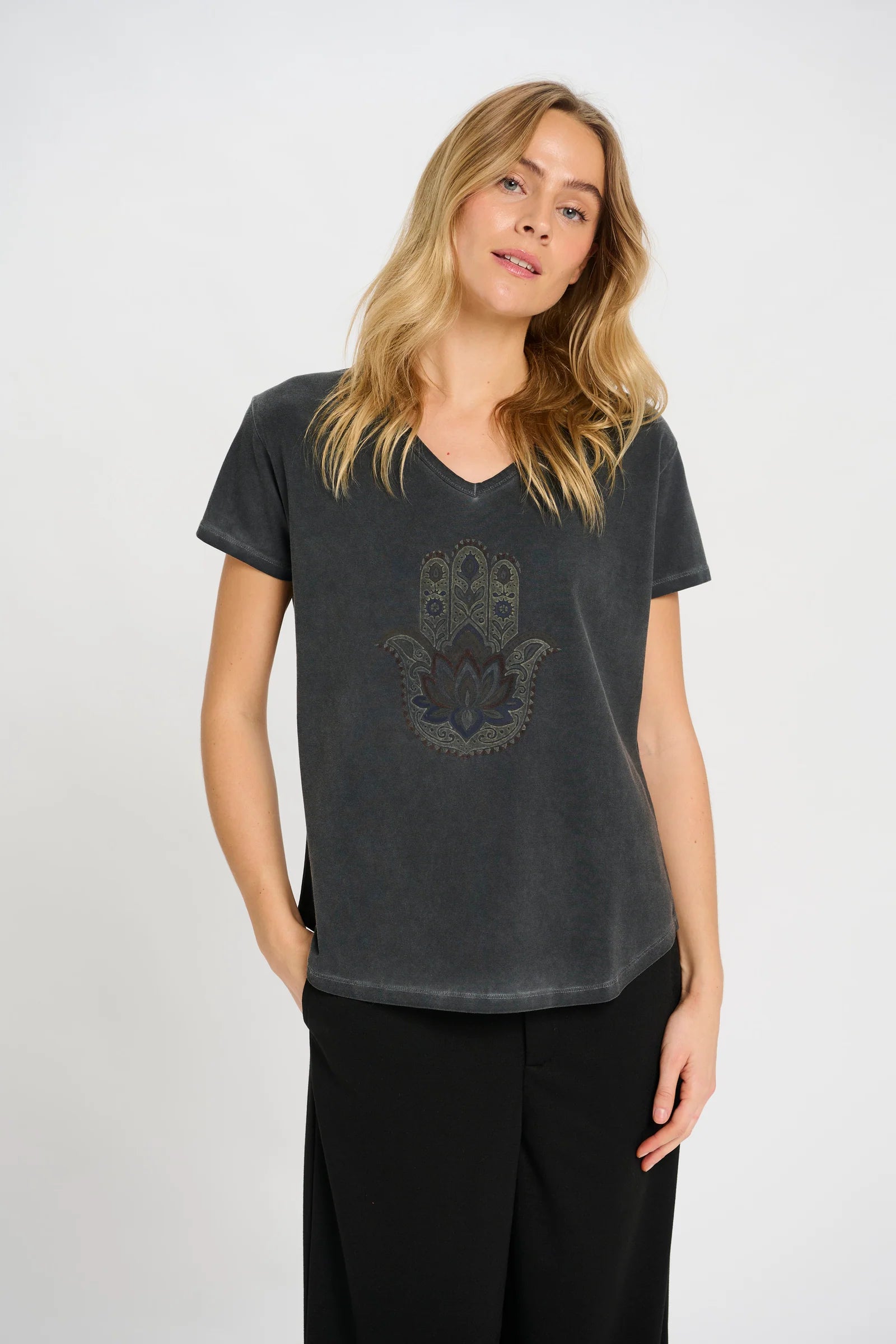 Hamsa Tee in Black