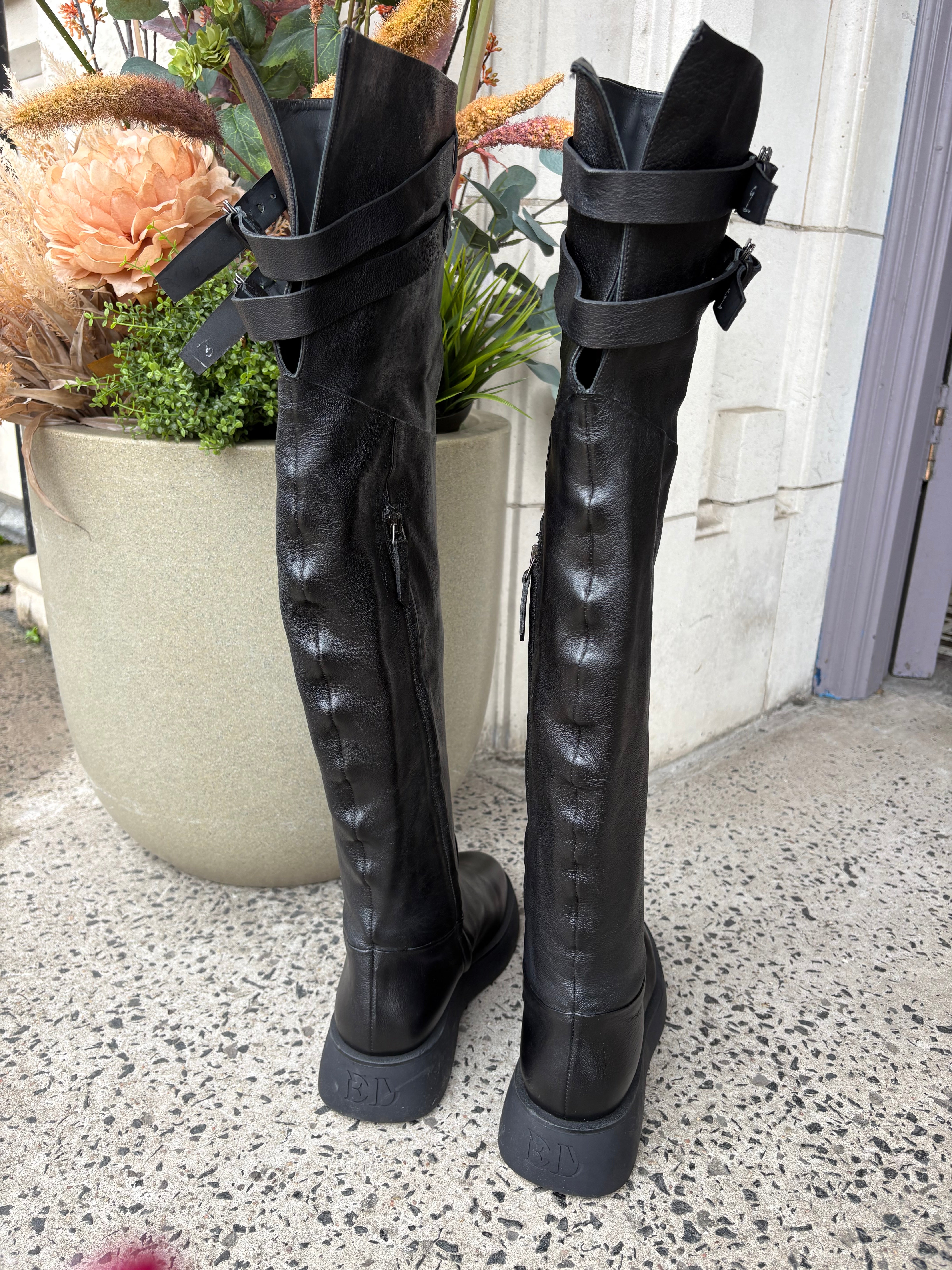 Donna Over Knee High Boot (Silicone 32) in Rock Nero
