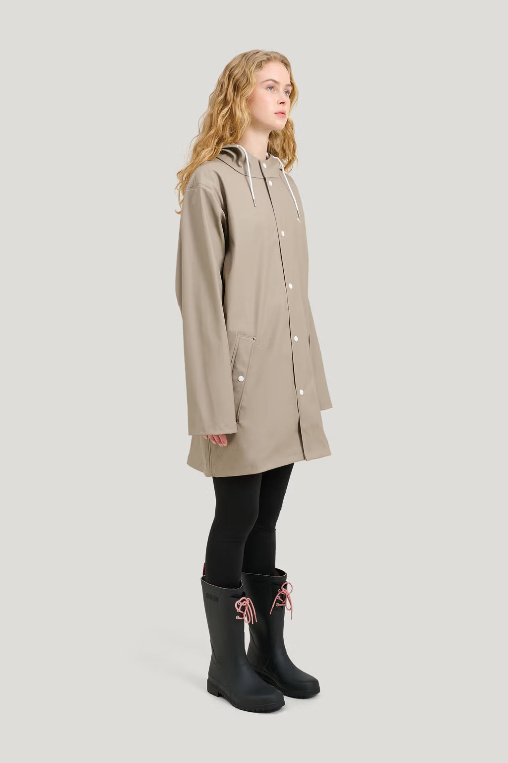 Wings Rain Jacket in Brown