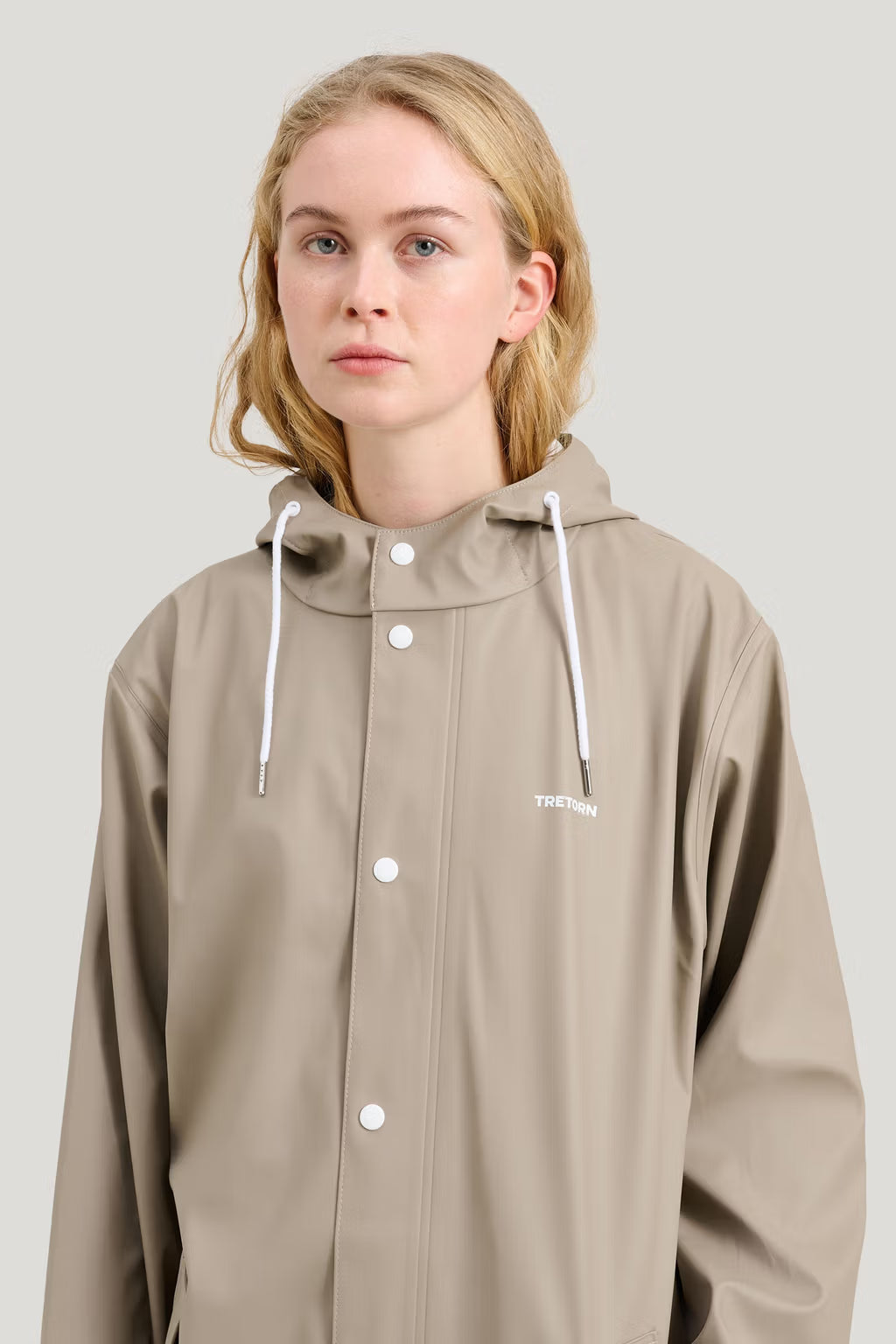 Wings Rain Jacket in Brown