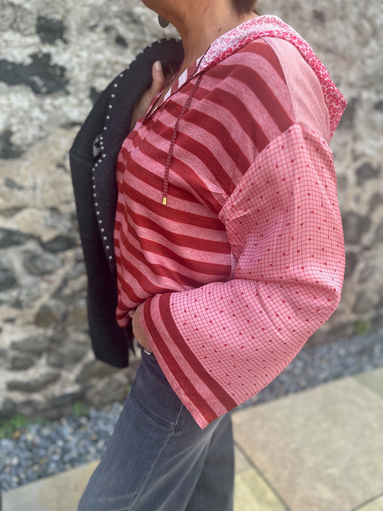 Mei Cropped Hoodie in Red Aura