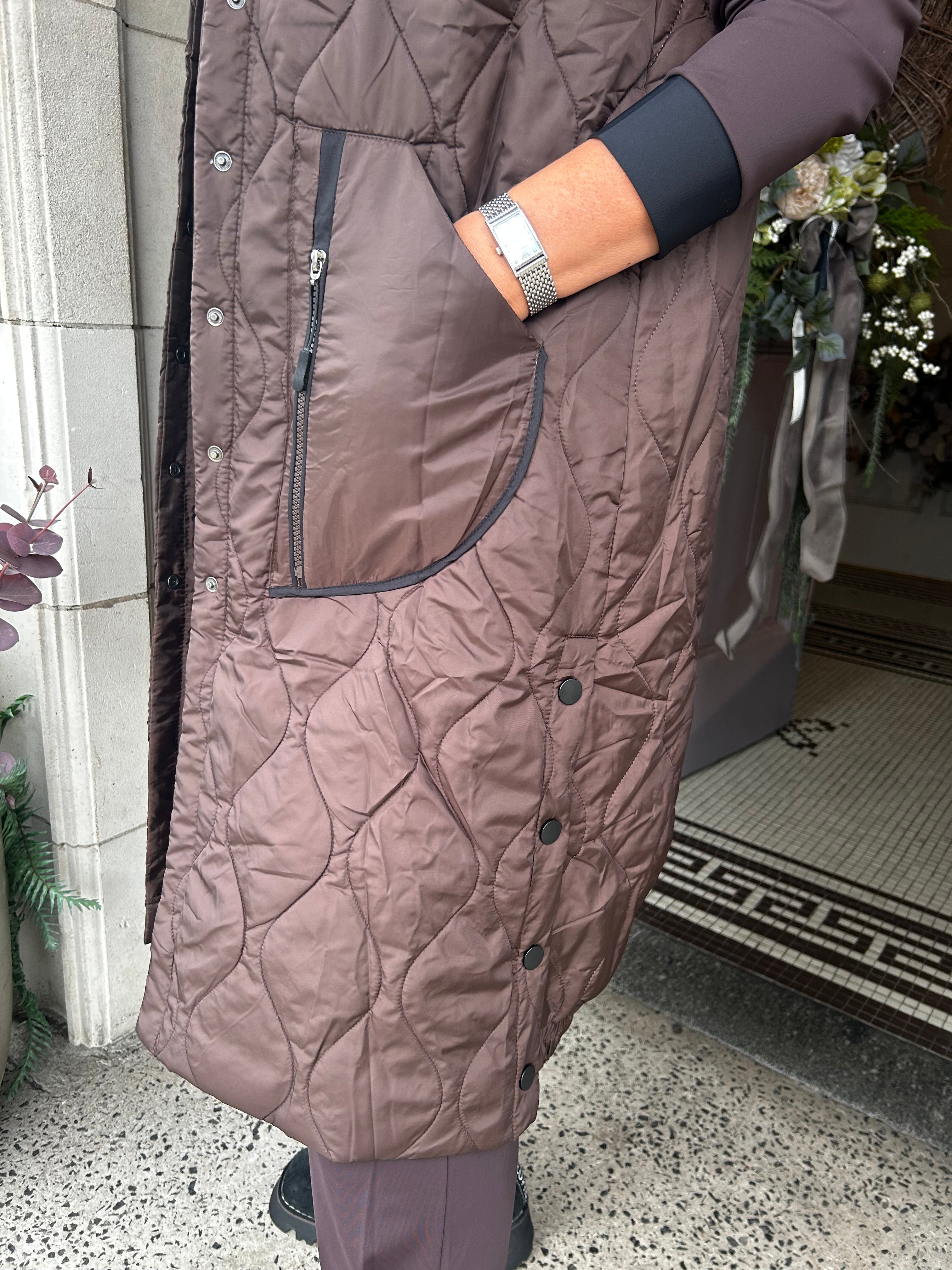 Long Quilted Waistcoat With Zip Pocket in Choko