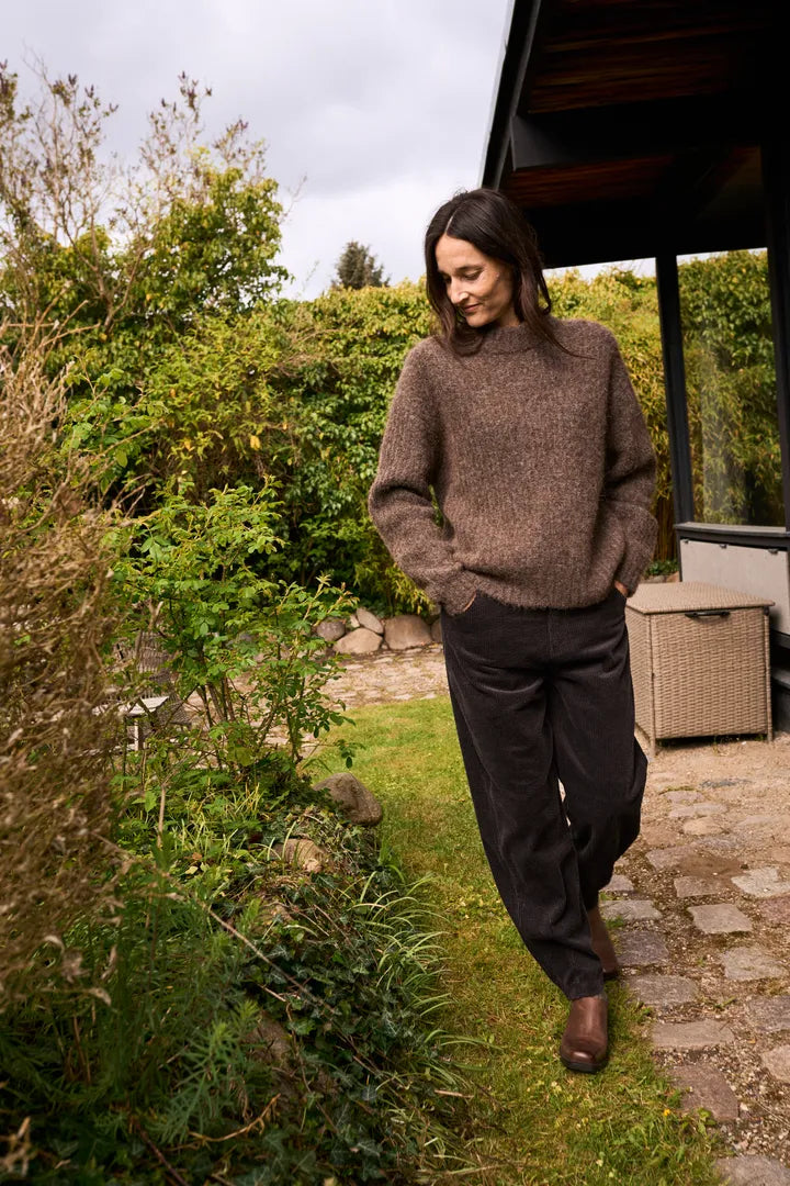 Essy Tapered Leg Trouser in Espresso