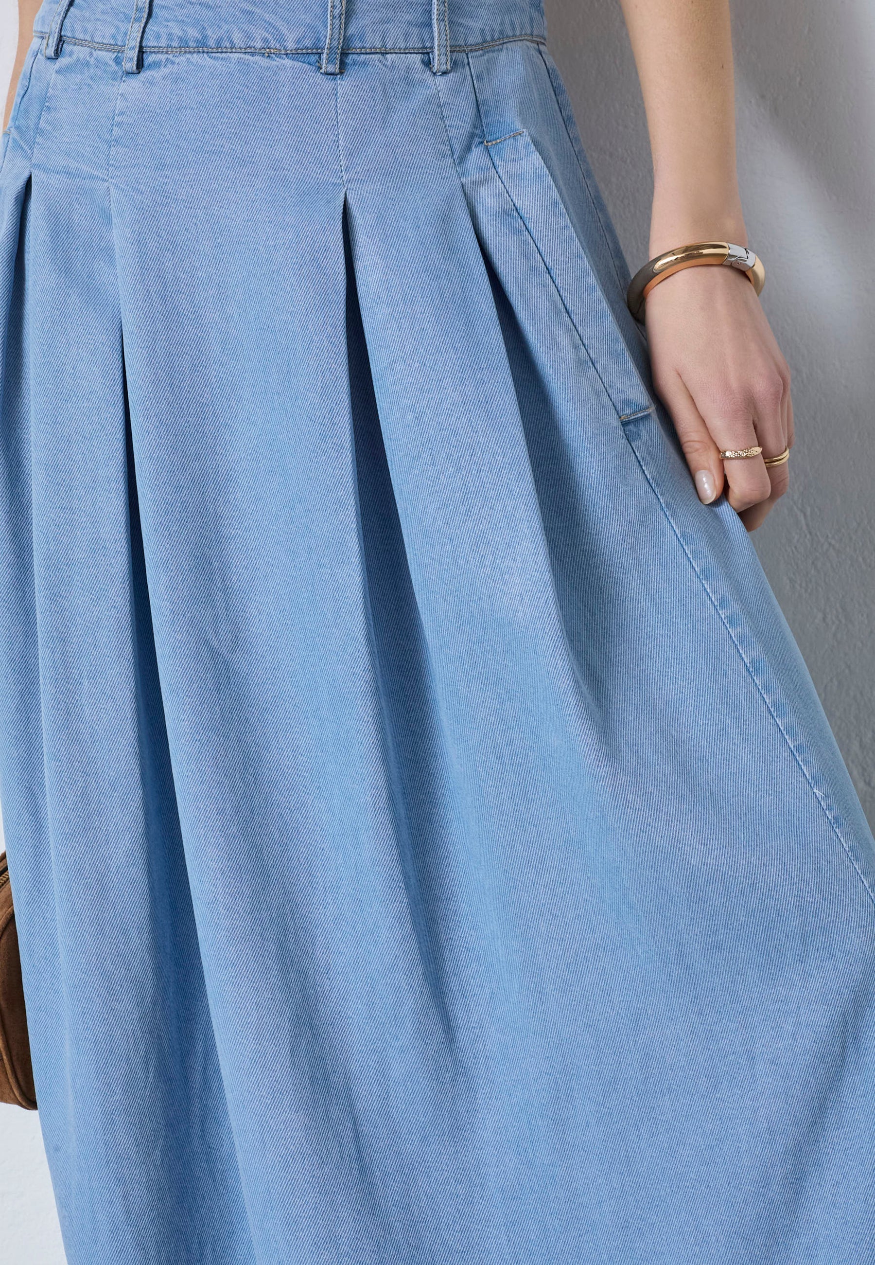 Tillycc Anya Pleat Skirt in Fade Denim