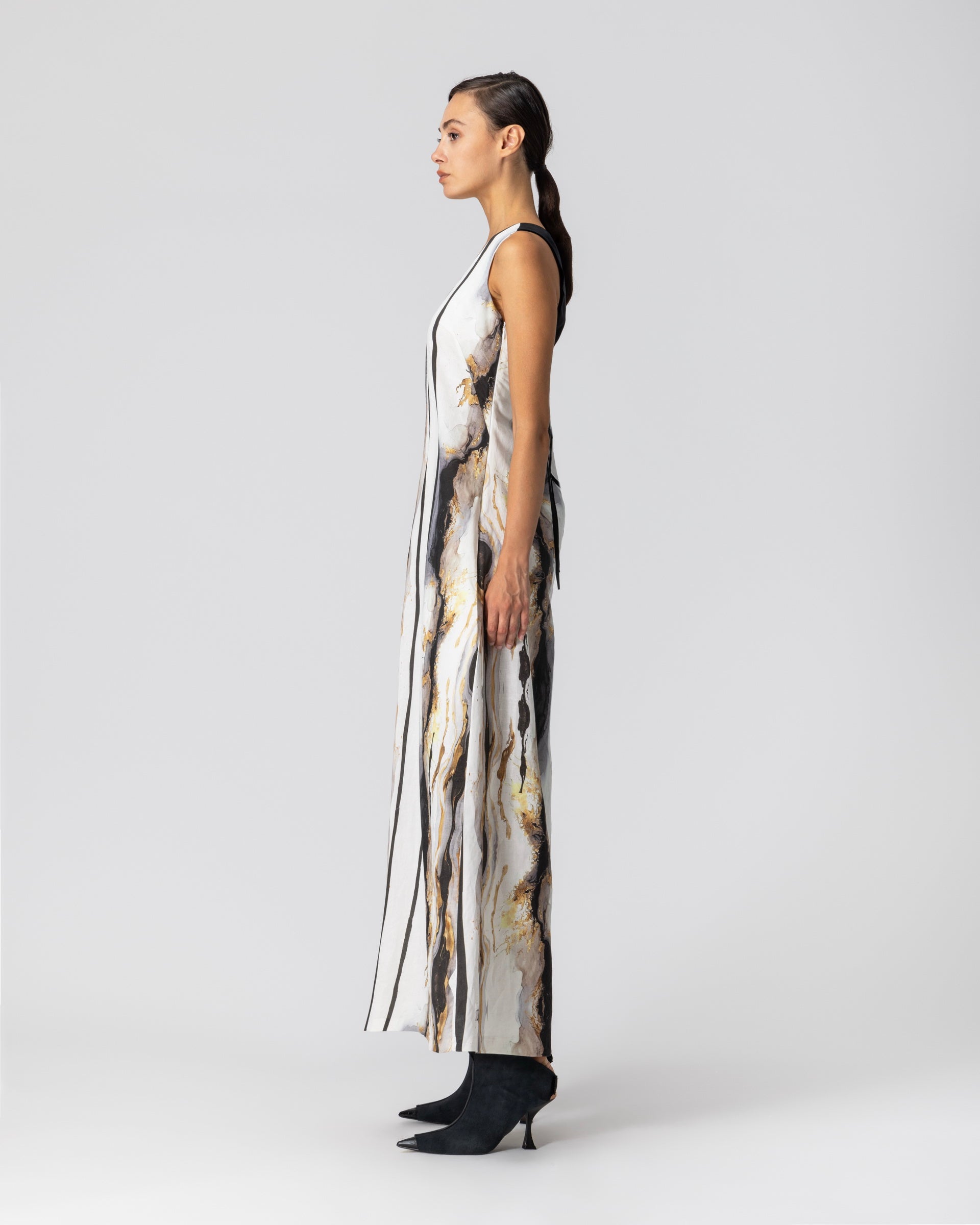 Sokos Dress in White/Gold/Black