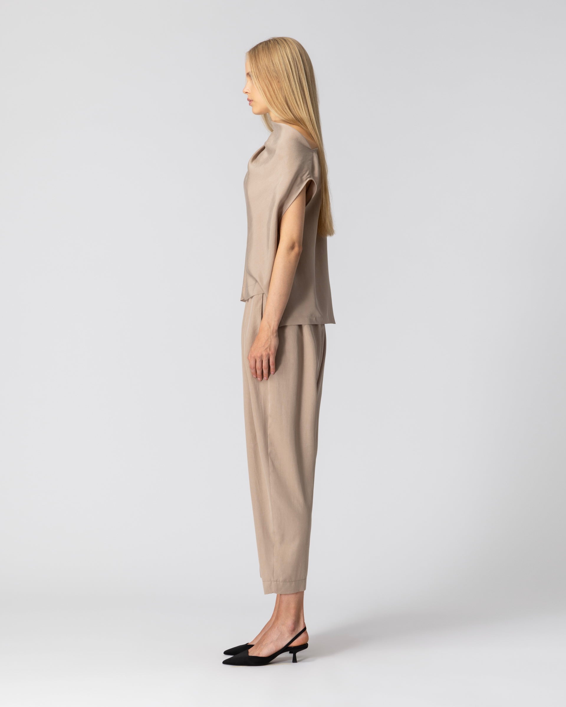 Nikena Trousers in Stone